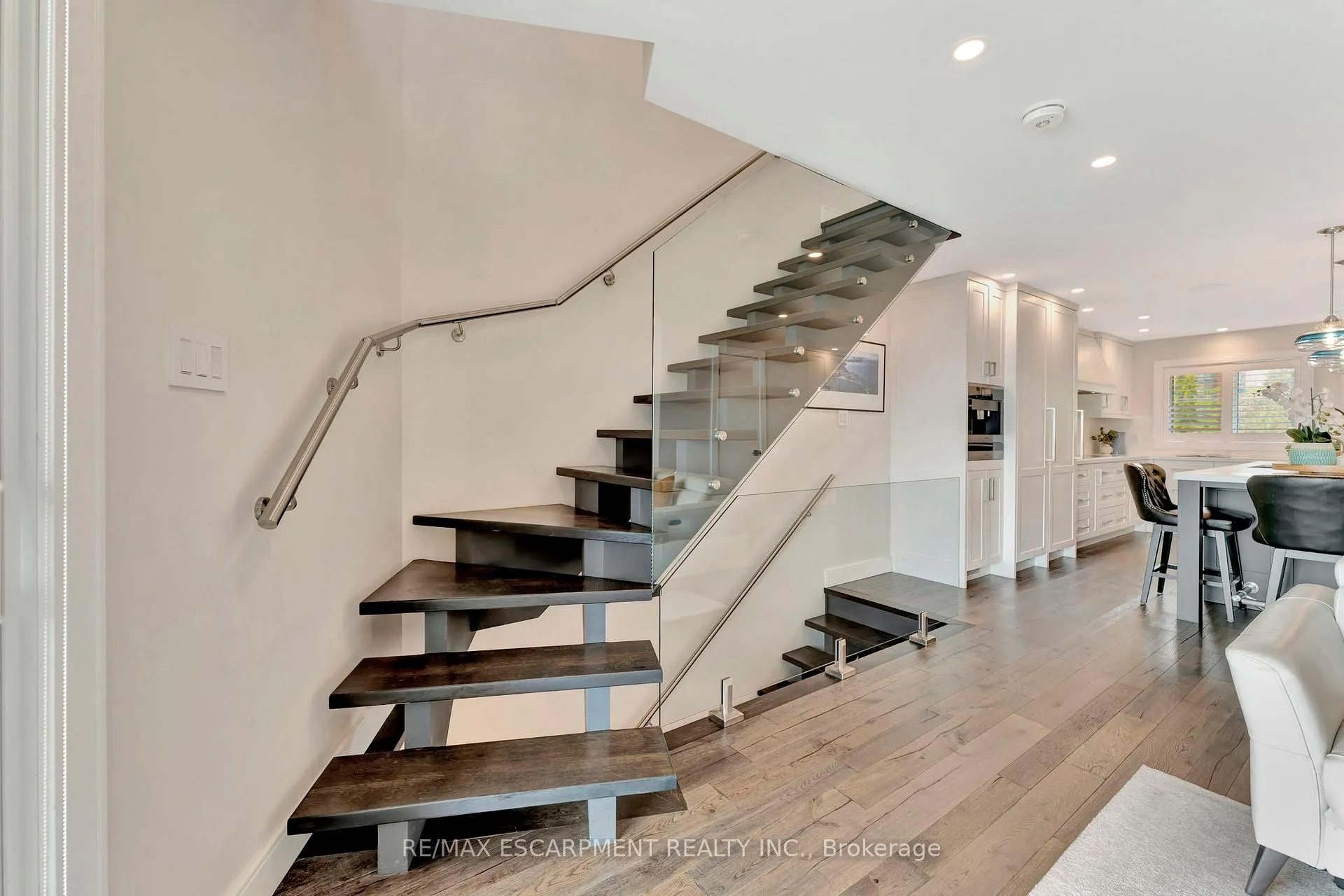 Photo 17 of Unit 3, 2136 Old Lakeshore Road, Burlington, Brant — HOMEH