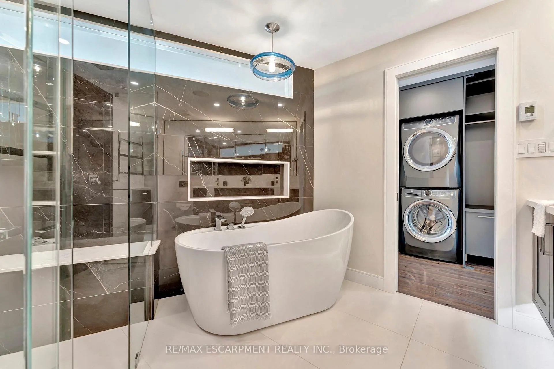 Photo 24 of Unit 3, 2136 Old Lakeshore Road, Burlington, Brant — HOMEH