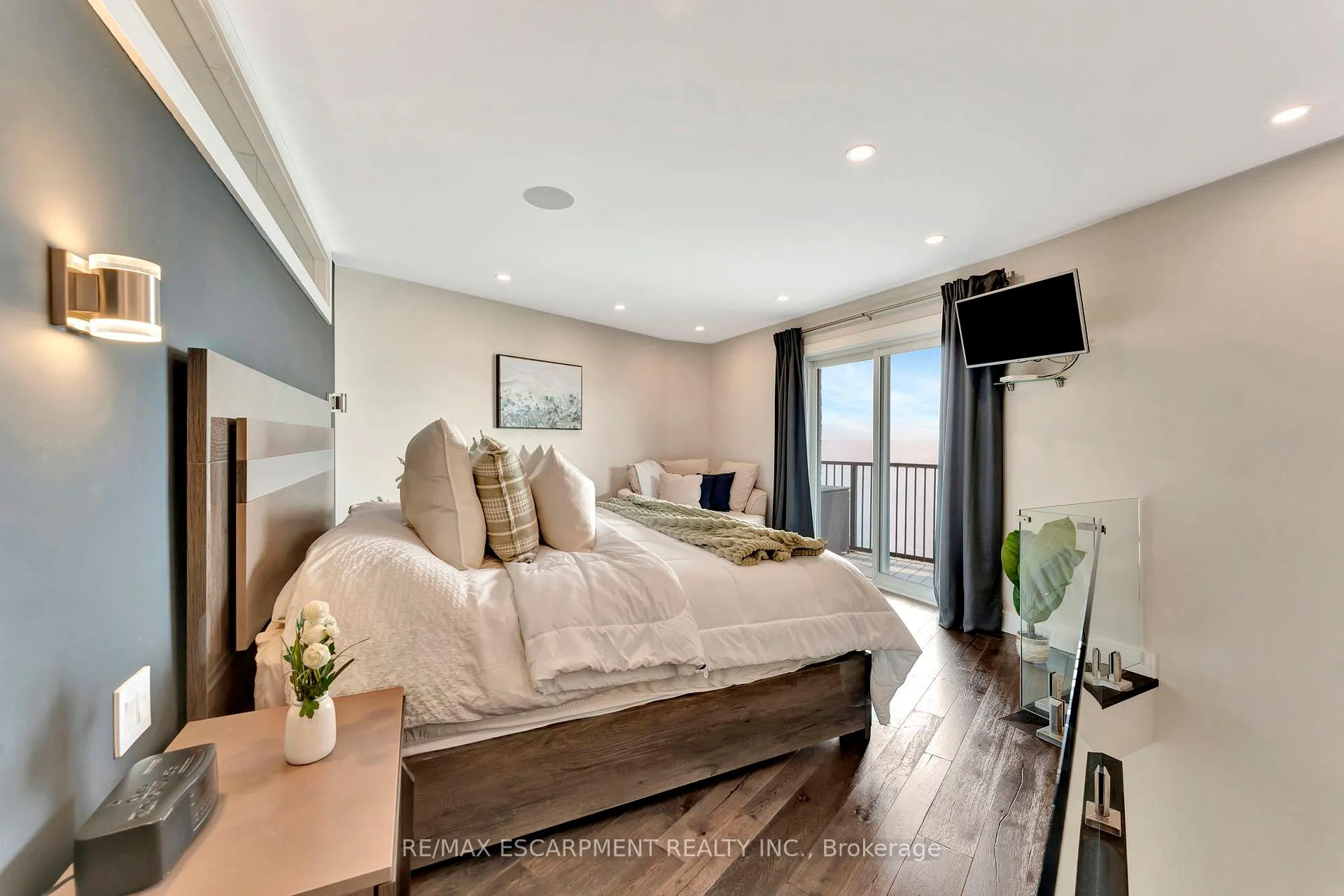 Photo 26 of Unit 3, 2136 Old Lakeshore Road, Burlington, Brant — HOMEH
