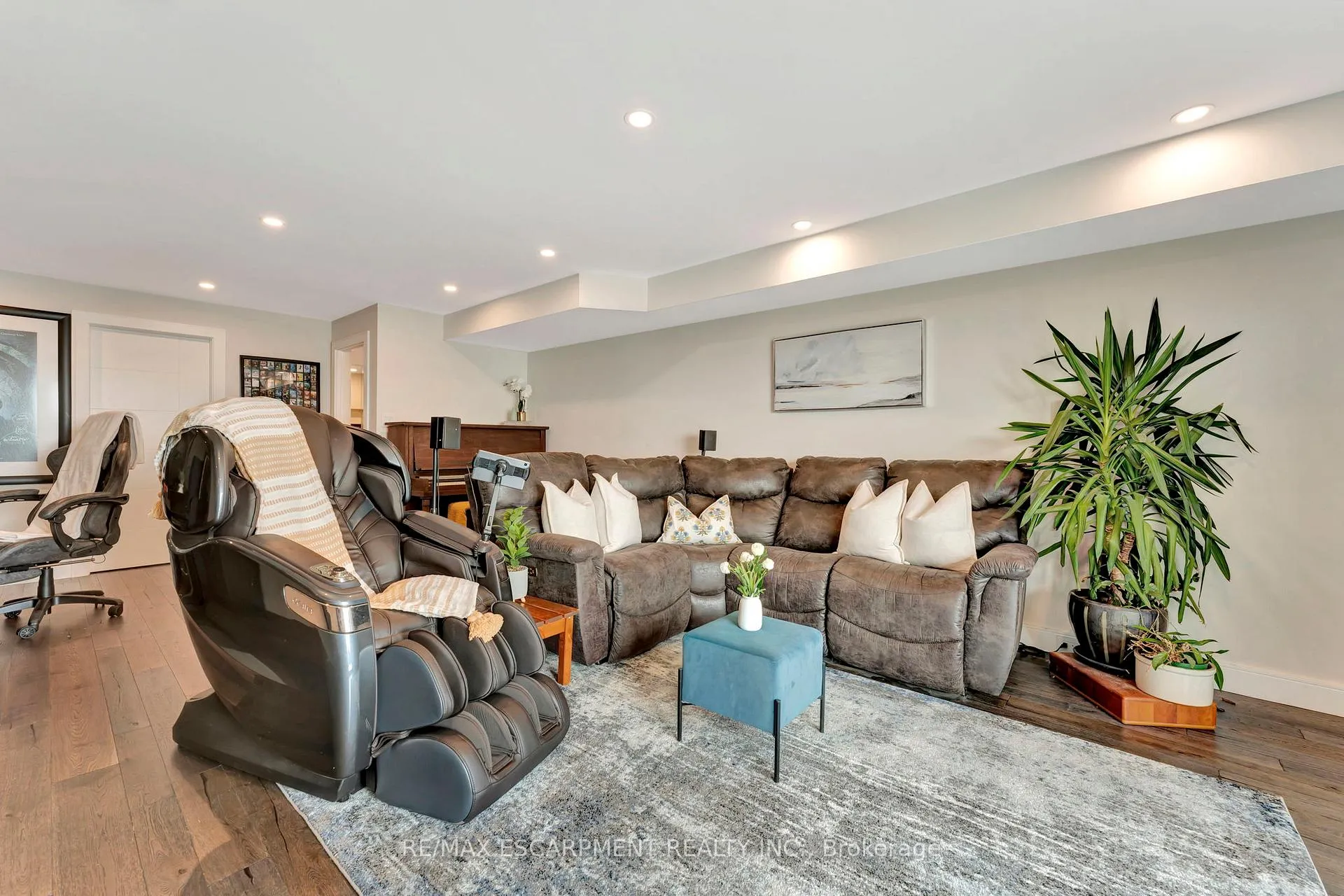 Photo 29 of Unit 3, 2136 Old Lakeshore Road, Burlington, Brant — HOMEH