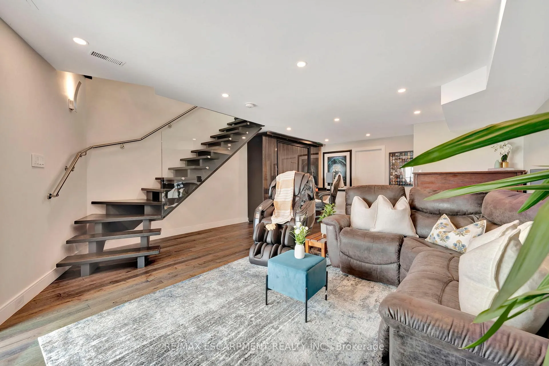 Photo 30 of Unit 3, 2136 Old Lakeshore Road, Burlington, Brant — HOMEH