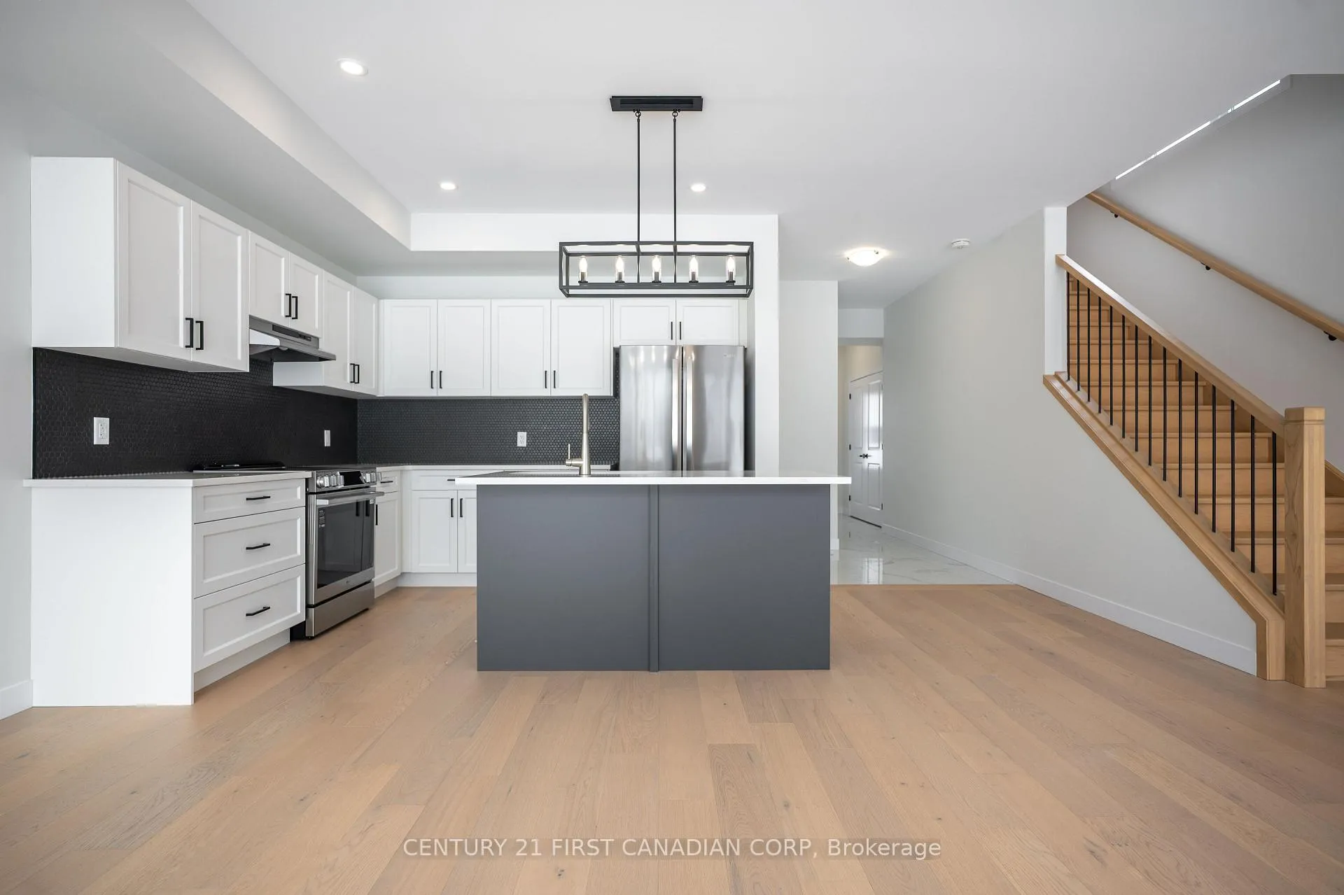 Photo 7 of 4241 Calhoun Way, London, South V — HOMEH