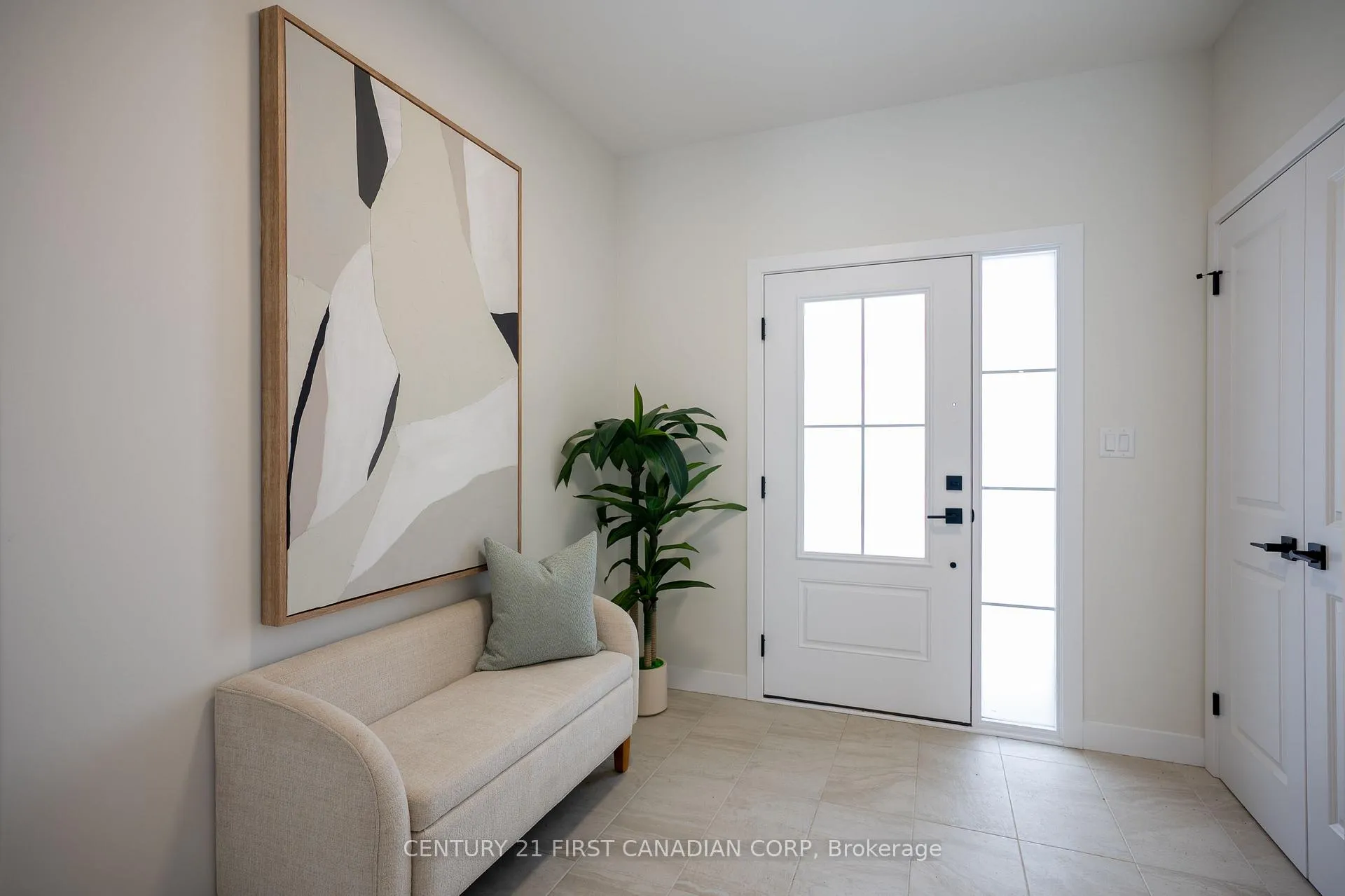 Photo 4 of 4273 Calhoun Way, London, South V — HOMEH