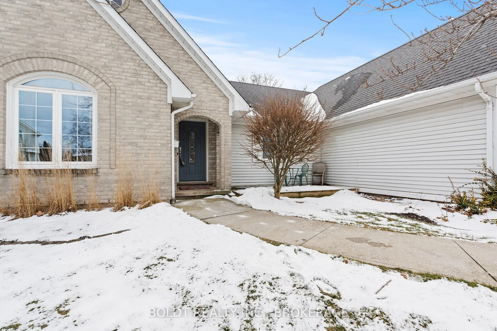 Photo 4 of 16 Stoney Brook Crescent, St. Catharines, Grapeview — HOMEH