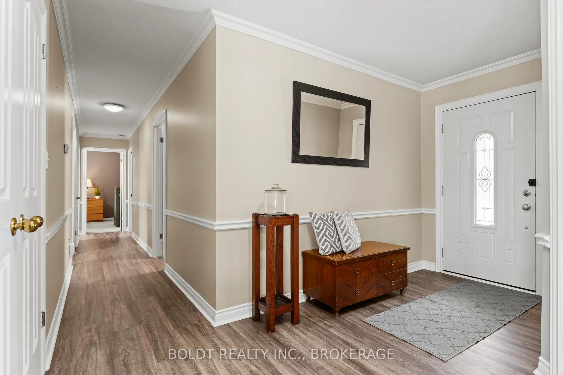 Photo 5 of 16 Stoney Brook Crescent, St. Catharines, Grapeview — HOMEH