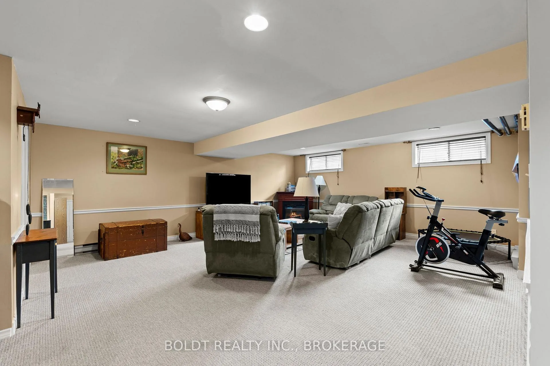 Photo 24 of 16 Stoney Brook Crescent, St. Catharines, Grapeview — HOMEH
