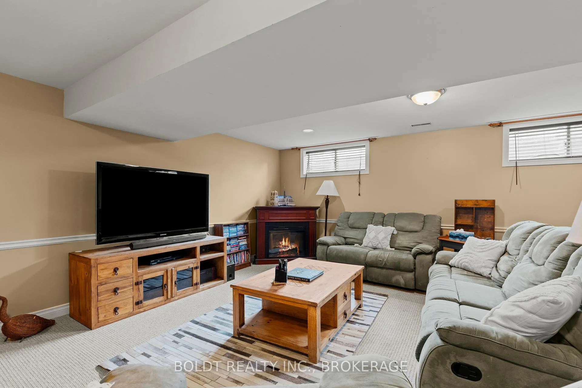 Photo 26 of 16 Stoney Brook Crescent, St. Catharines, Grapeview — HOMEH