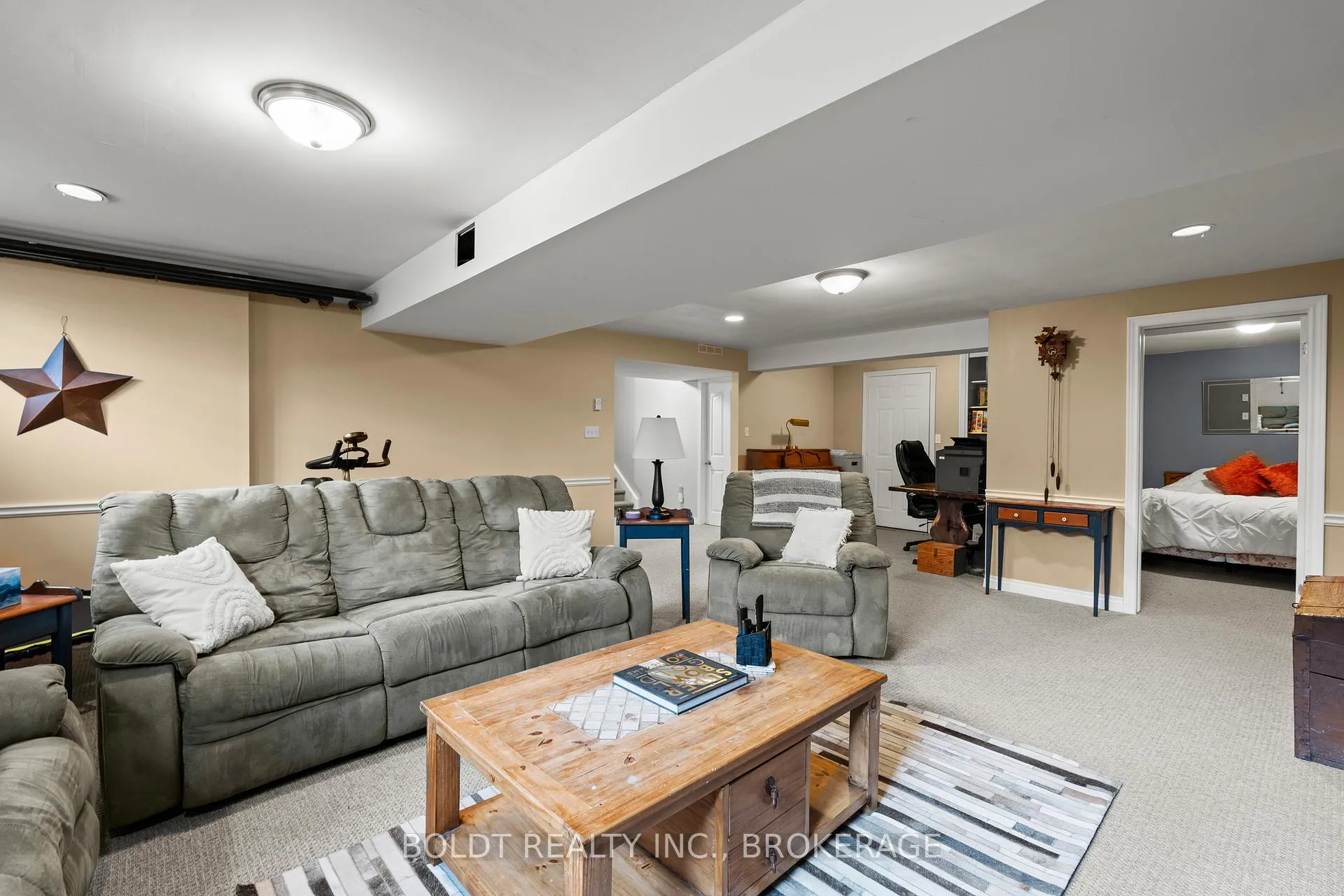 Photo 28 of 16 Stoney Brook Crescent, St. Catharines, Grapeview — HOMEH