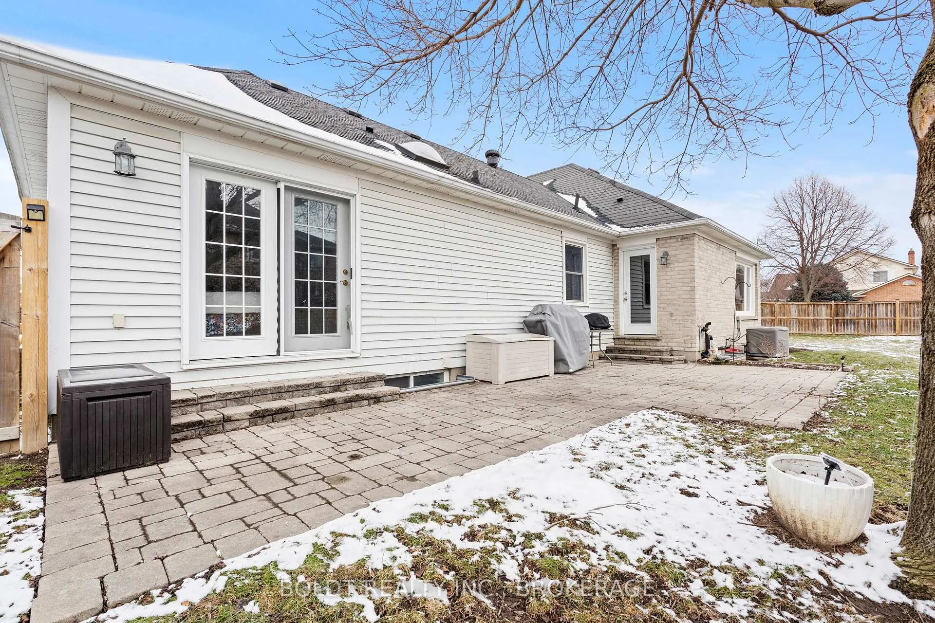 Photo 34 of 16 Stoney Brook Crescent, St. Catharines, Grapeview — HOMEH