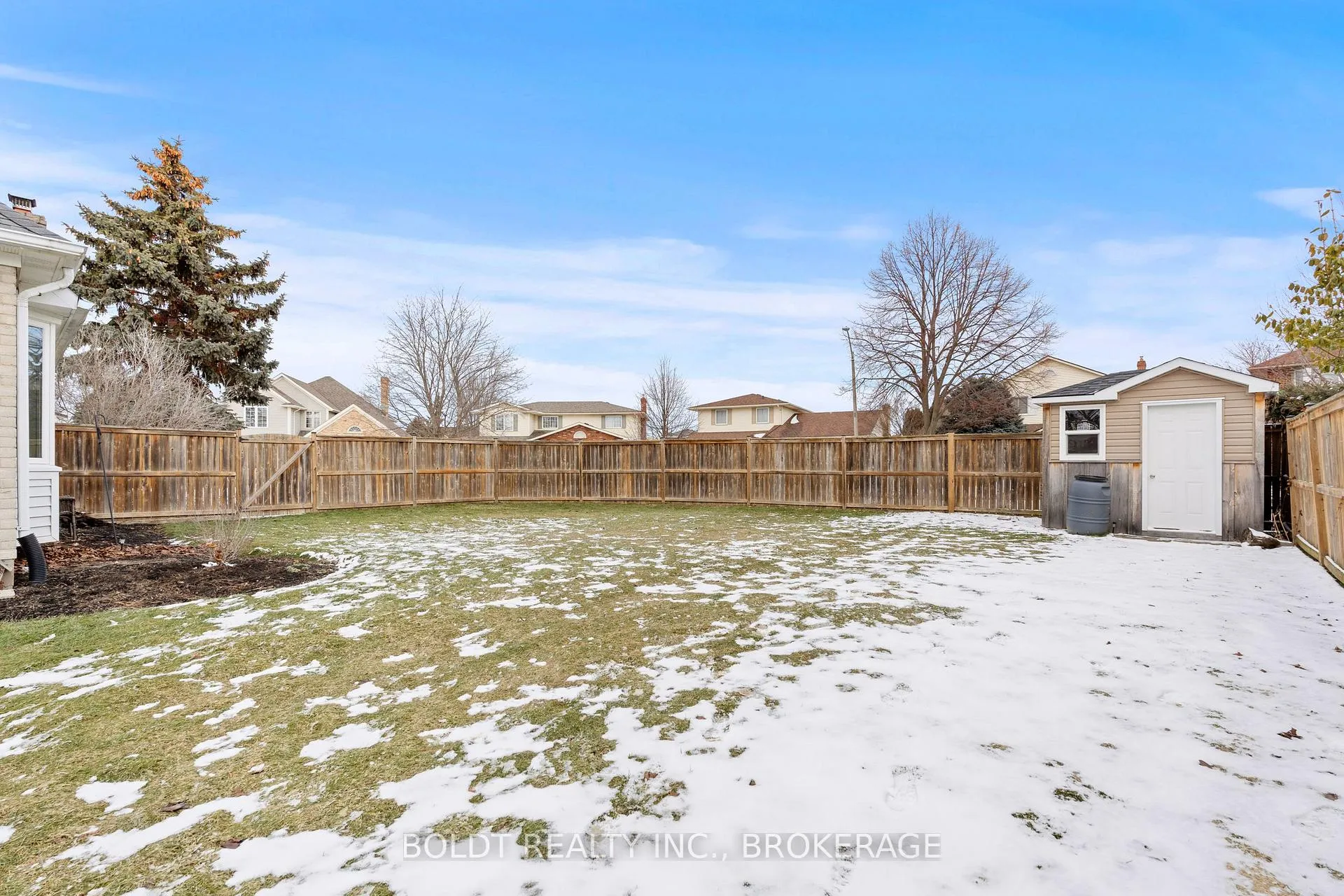 Photo 40 of 16 Stoney Brook Crescent, St. Catharines, Grapeview — HOMEH