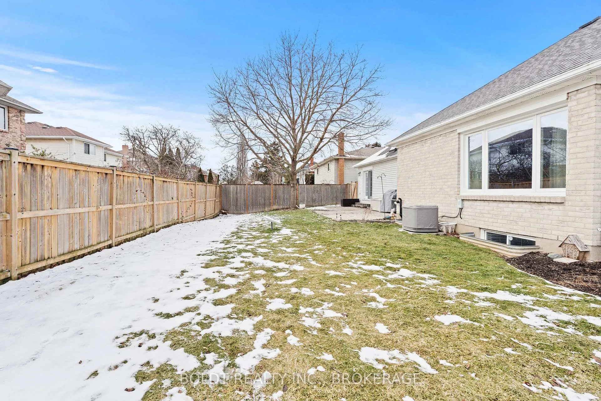 Photo 41 of 16 Stoney Brook Crescent, St. Catharines, Grapeview — HOMEH