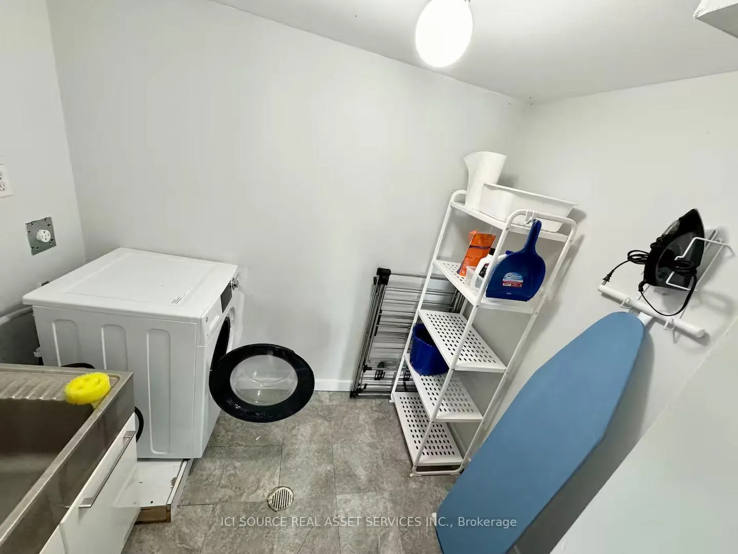 Photo 3 of Unit Basement, 27 Valley Trail, East Gwillimbury, Rural East Gwillimbury — HOMEH
