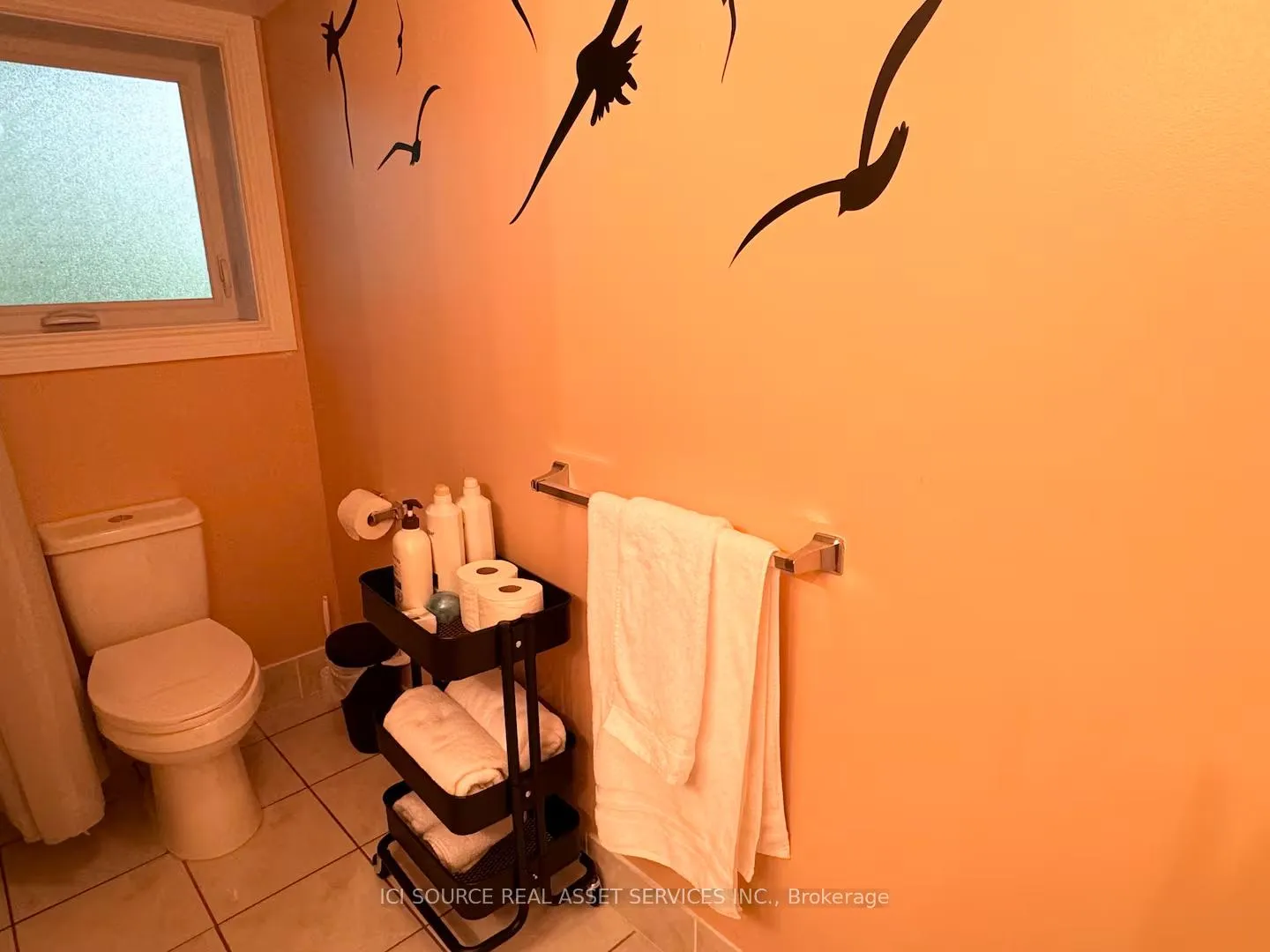 Photo 11 of Unit Basement, 27 Valley Trail, East Gwillimbury, Rural East Gwillimbury — HOMEH