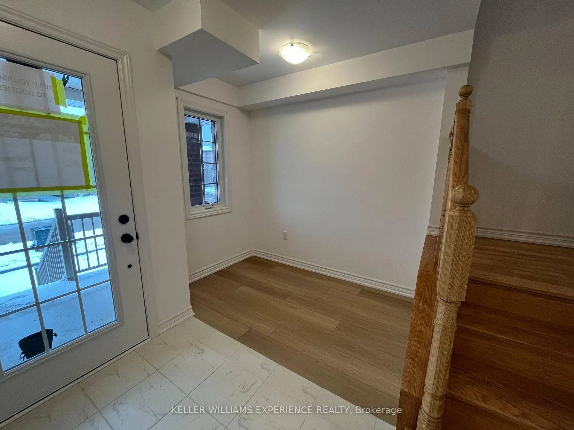 Photo 3 of 63 Harvest Crescent, Barrie, Rural Barrie Southeast — HOMEH