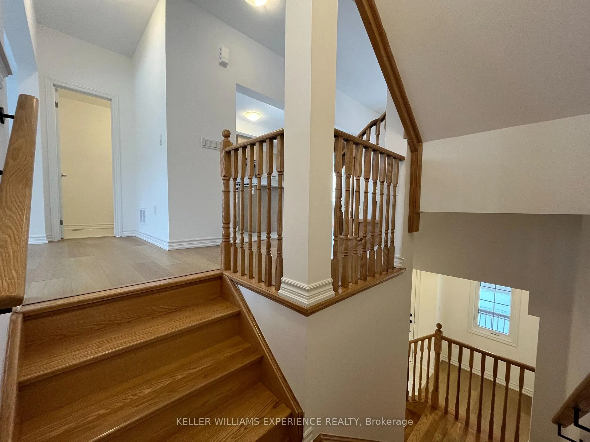 Photo 5 of 63 Harvest Crescent, Barrie, Rural Barrie Southeast — HOMEH