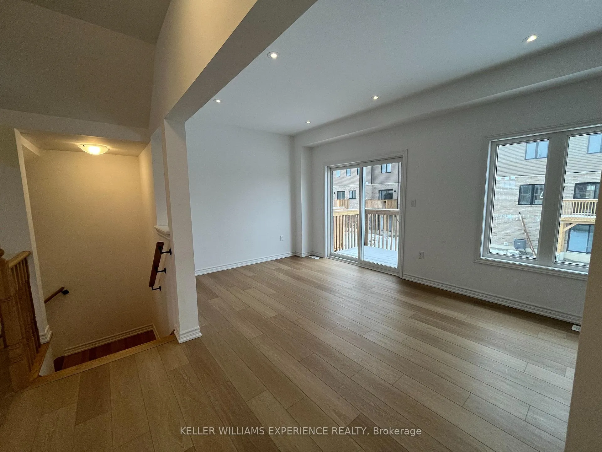 Photo 9 of 63 Harvest Crescent, Barrie, Rural Barrie Southeast — HOMEH