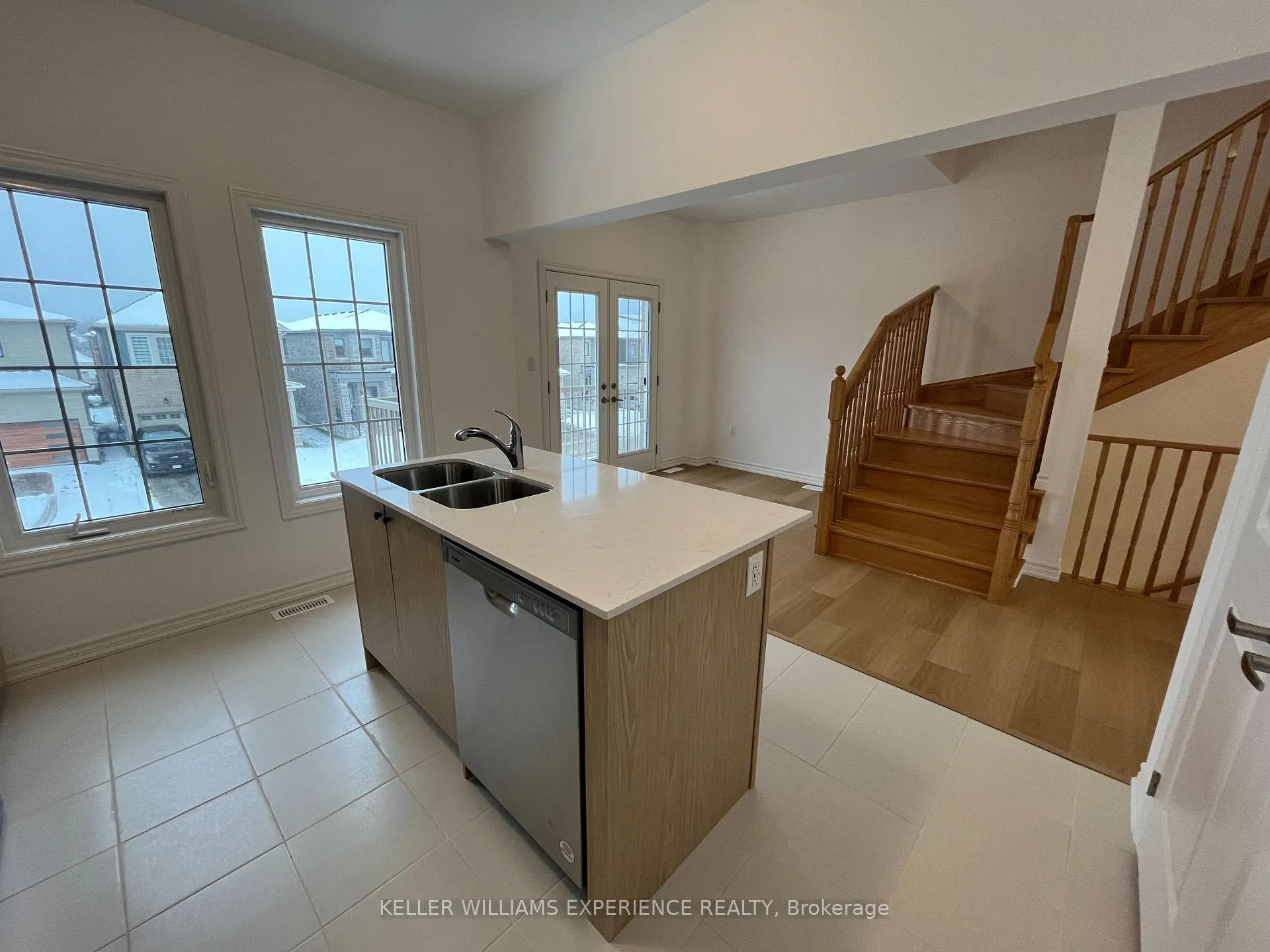 Photo 17 of 63 Harvest Crescent, Barrie, Rural Barrie Southeast — HOMEH