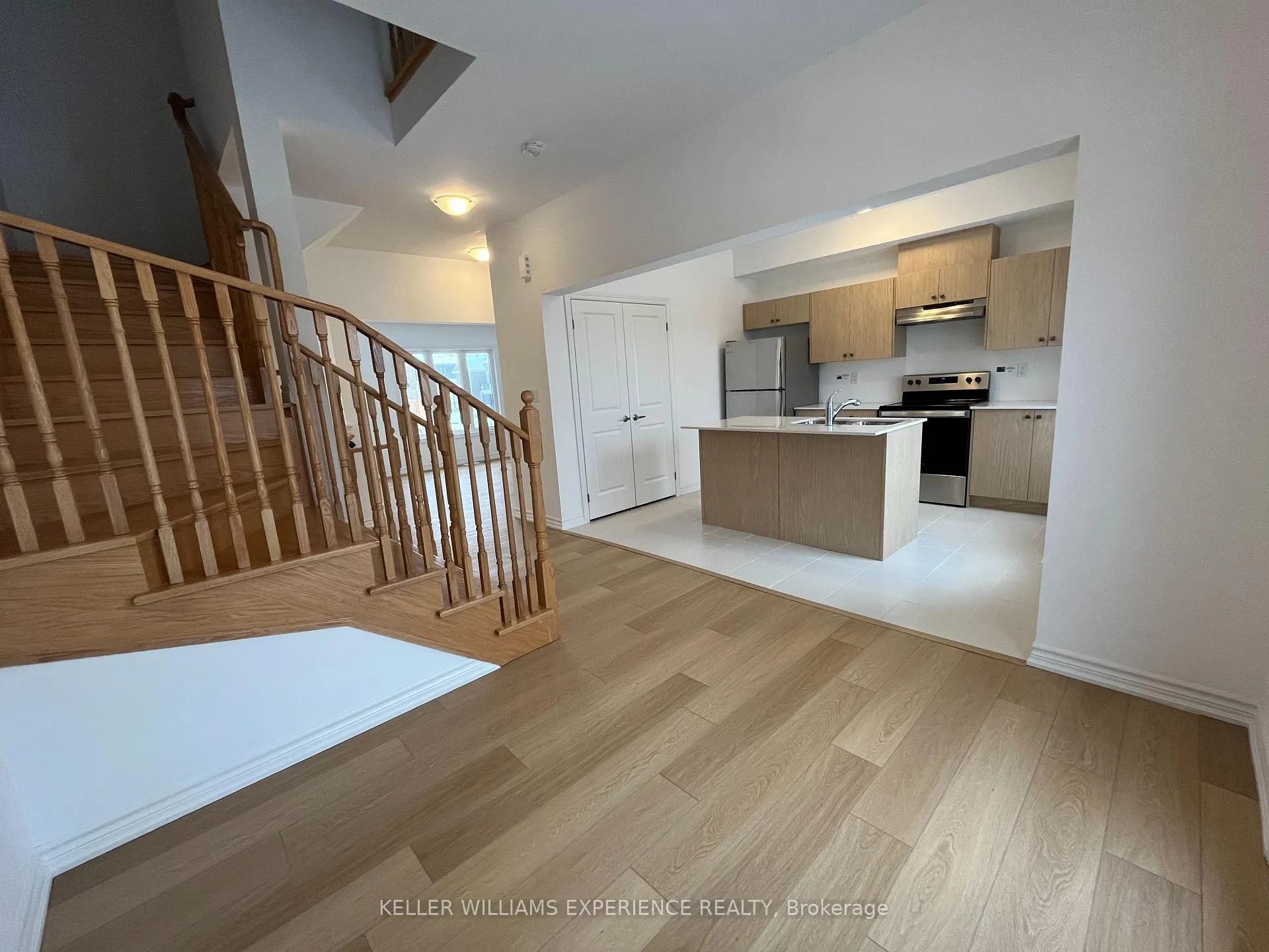 Photo 36 of 63 Harvest Crescent, Barrie, Rural Barrie Southeast — HOMEH
