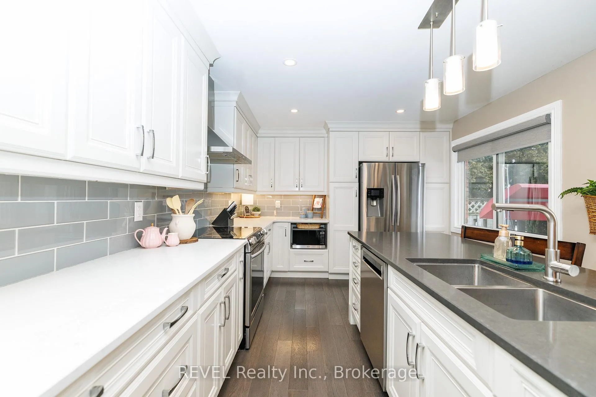 Photo 6 of 10 Bascary Crescent, St. Catharines, Rykert/Vansickle — HOMEH
