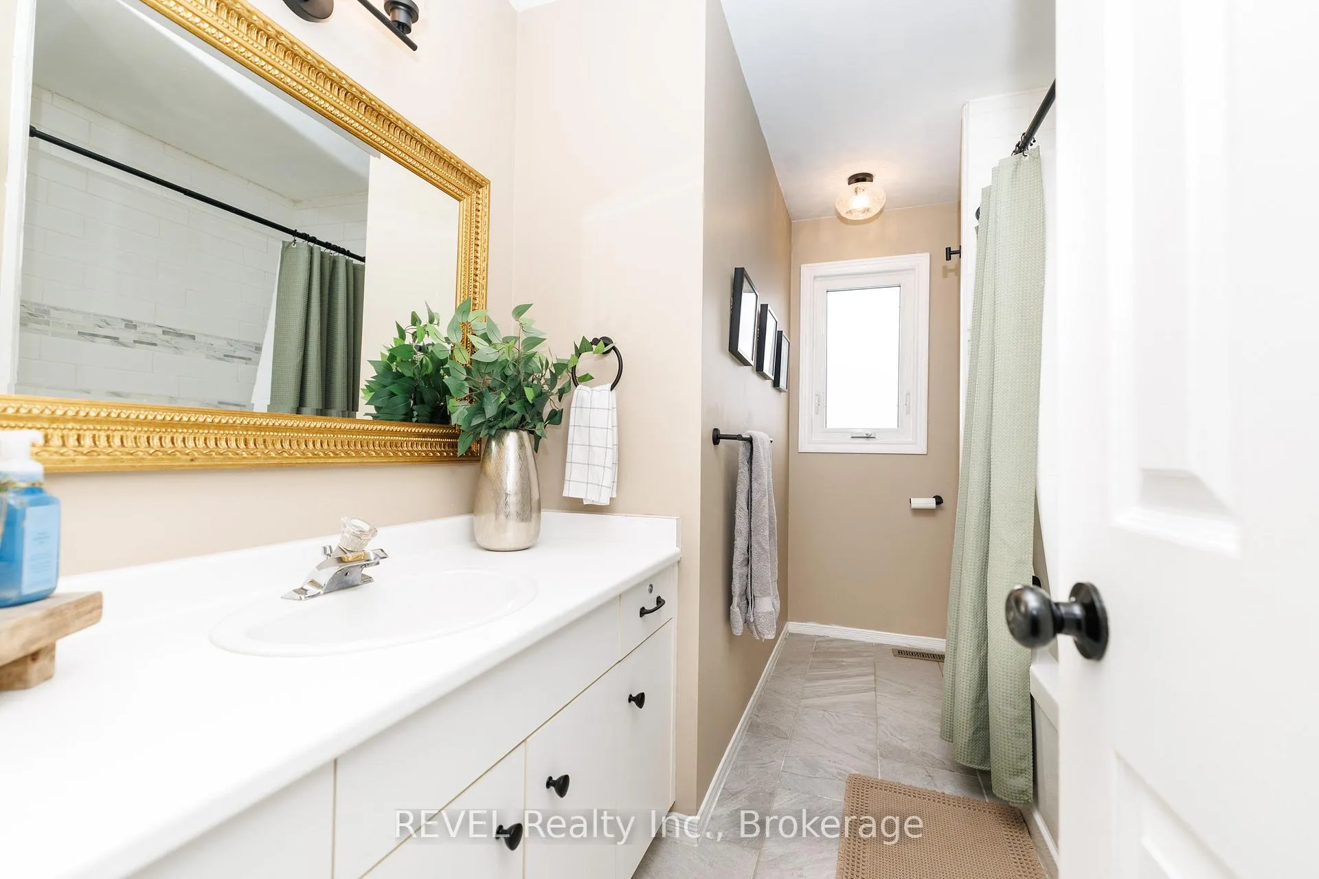 Photo 21 of 10 Bascary Crescent, St. Catharines, Rykert/Vansickle — HOMEH