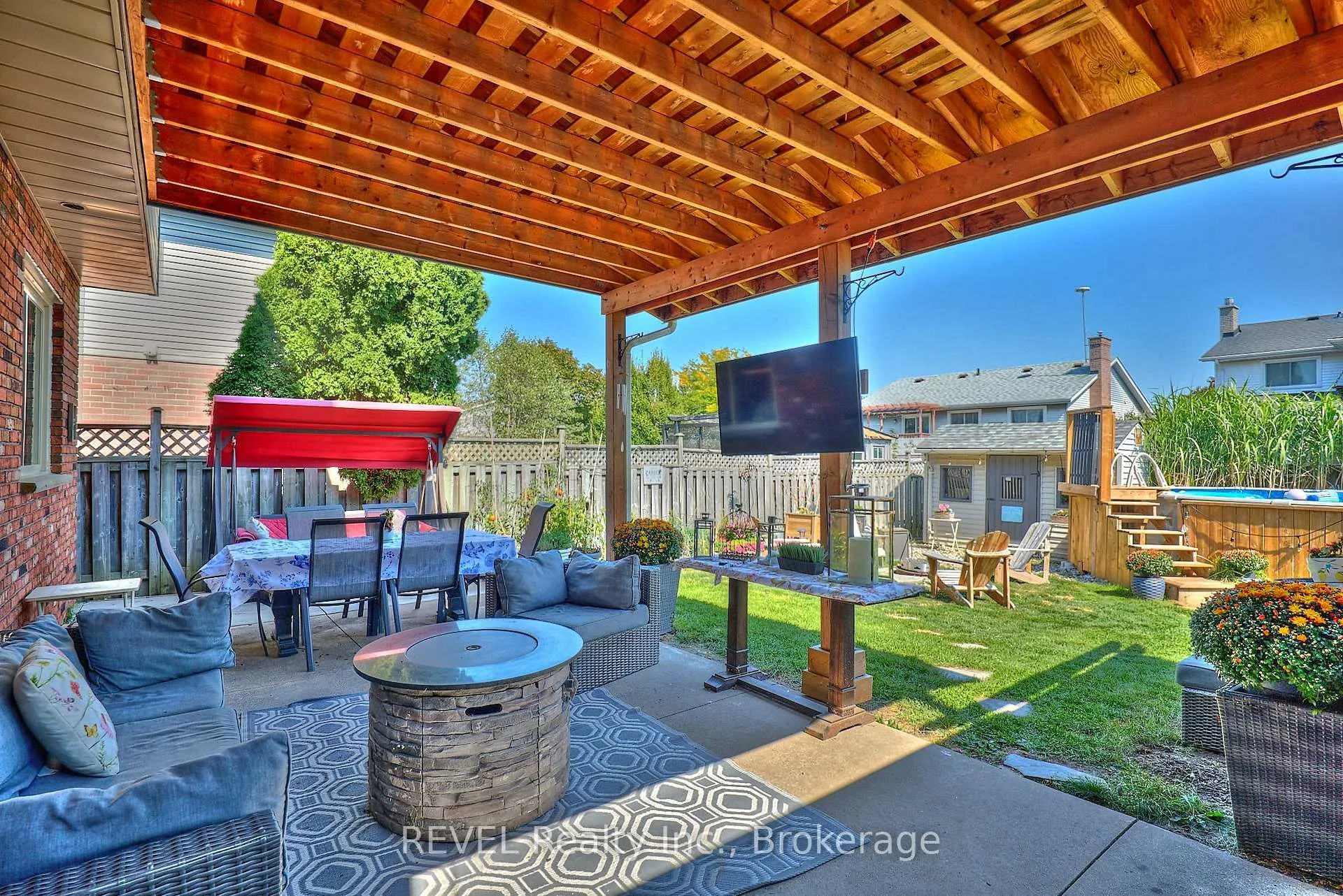 Photo 28 of 10 Bascary Crescent, St. Catharines, Rykert/Vansickle — HOMEH
