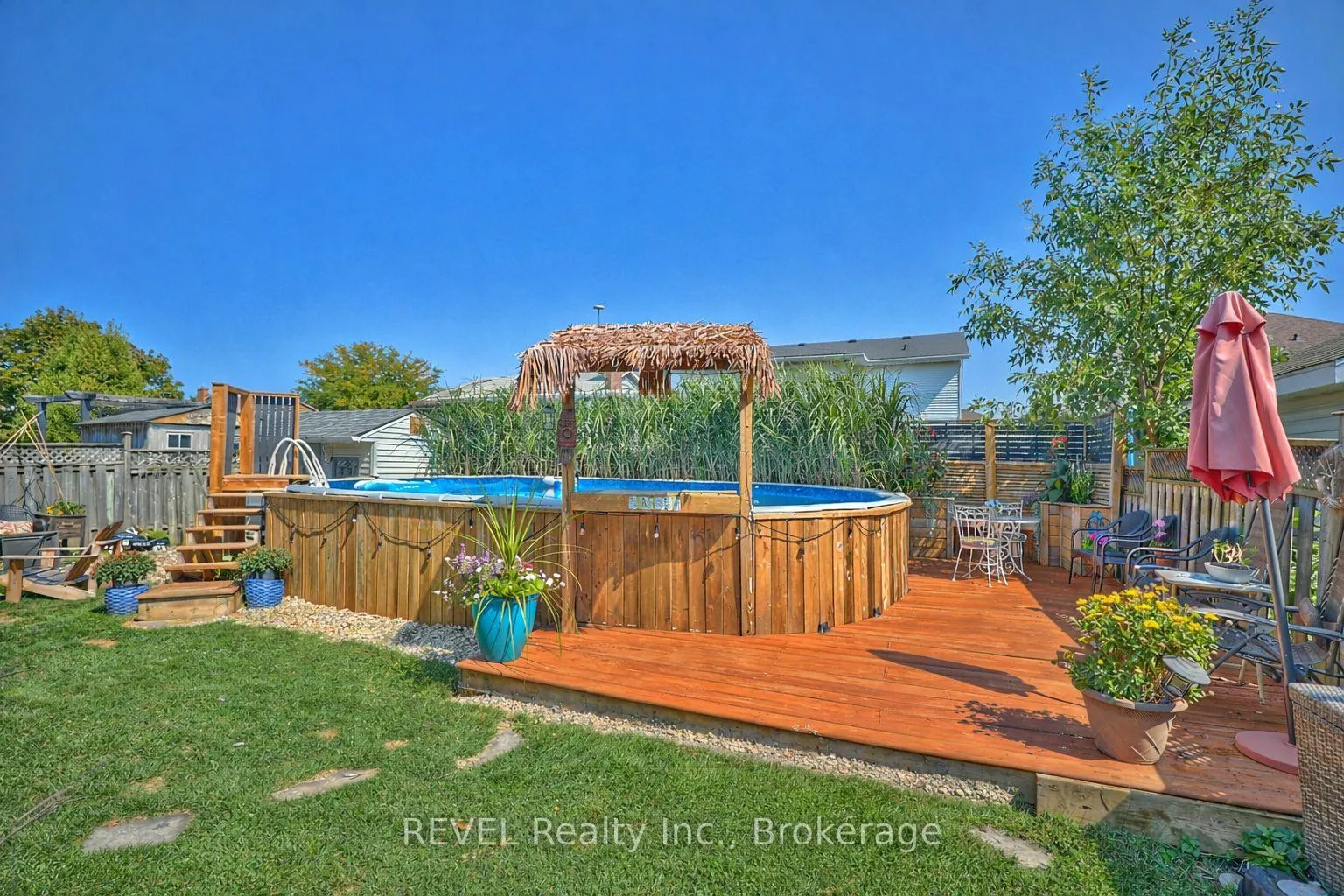 Photo 30 of 10 Bascary Crescent, St. Catharines, Rykert/Vansickle — HOMEH