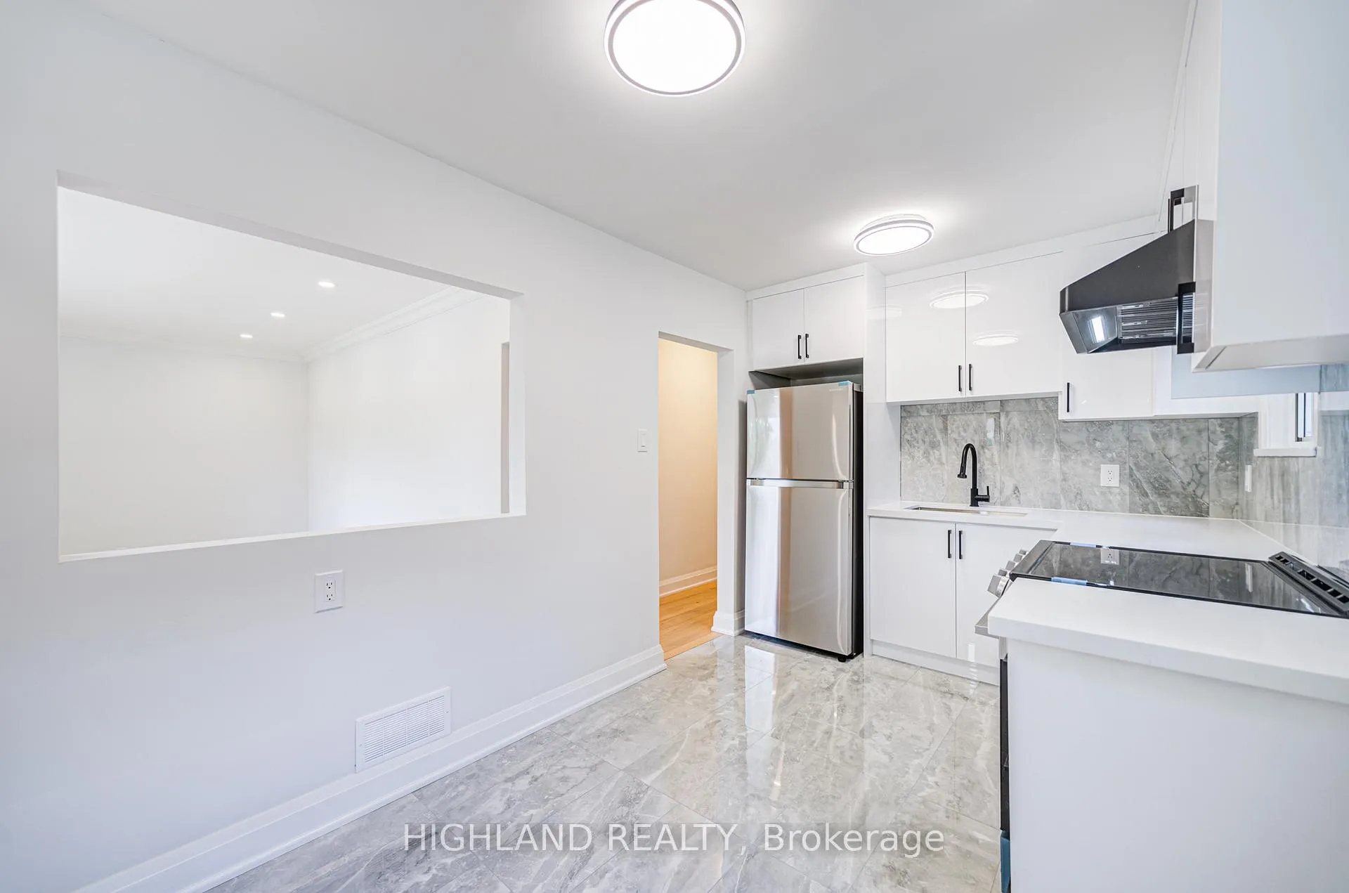 Photo 8 of 38 Esmond Crescent, Etobicoke, Elms-Old Rexdale — HOMEH