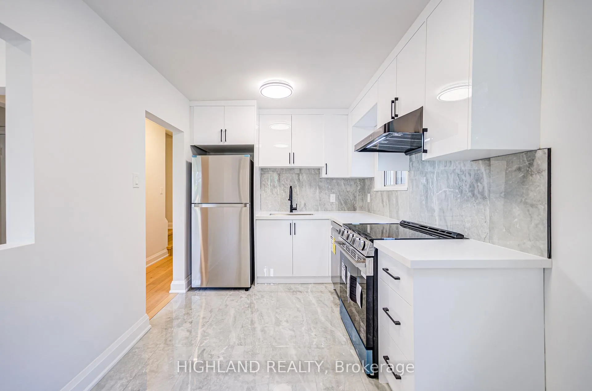 Photo 9 of 38 Esmond Crescent, Etobicoke, Elms-Old Rexdale — HOMEH