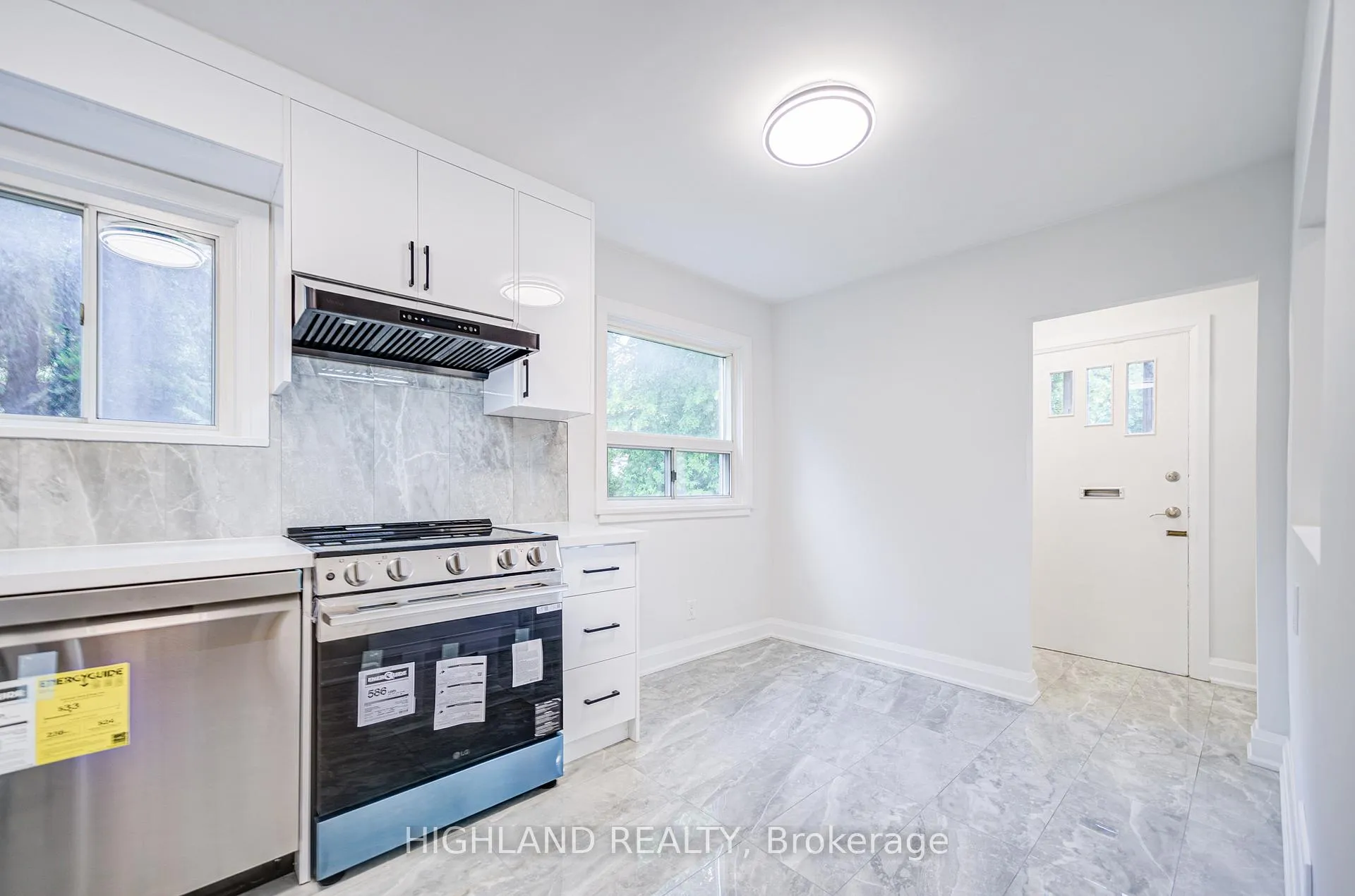 Photo 11 of 38 Esmond Crescent, Etobicoke, Elms-Old Rexdale — HOMEH