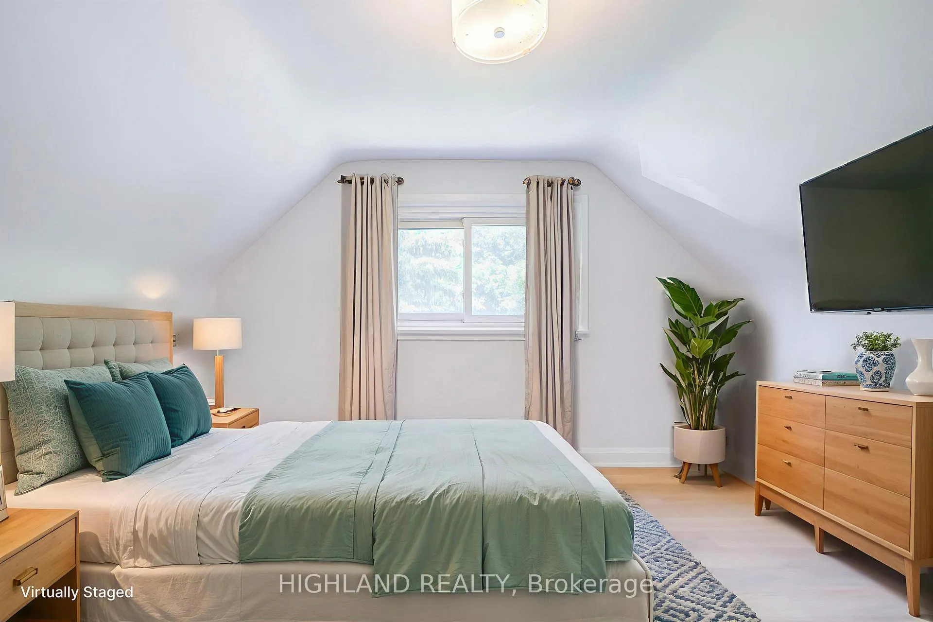 Photo 14 of 38 Esmond Crescent, Etobicoke, Elms-Old Rexdale — HOMEH