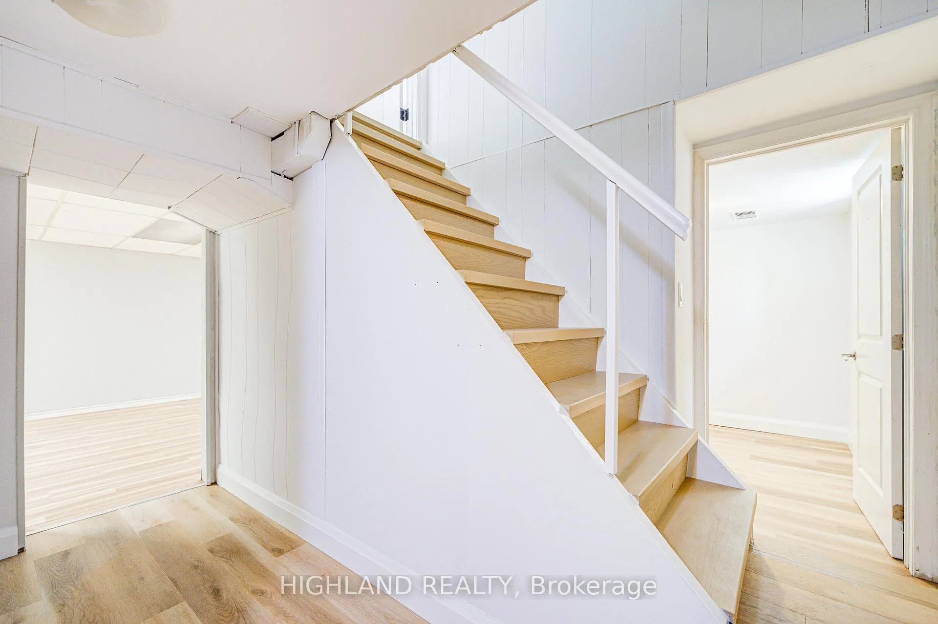Photo 20 of 38 Esmond Crescent, Etobicoke, Elms-Old Rexdale — HOMEH
