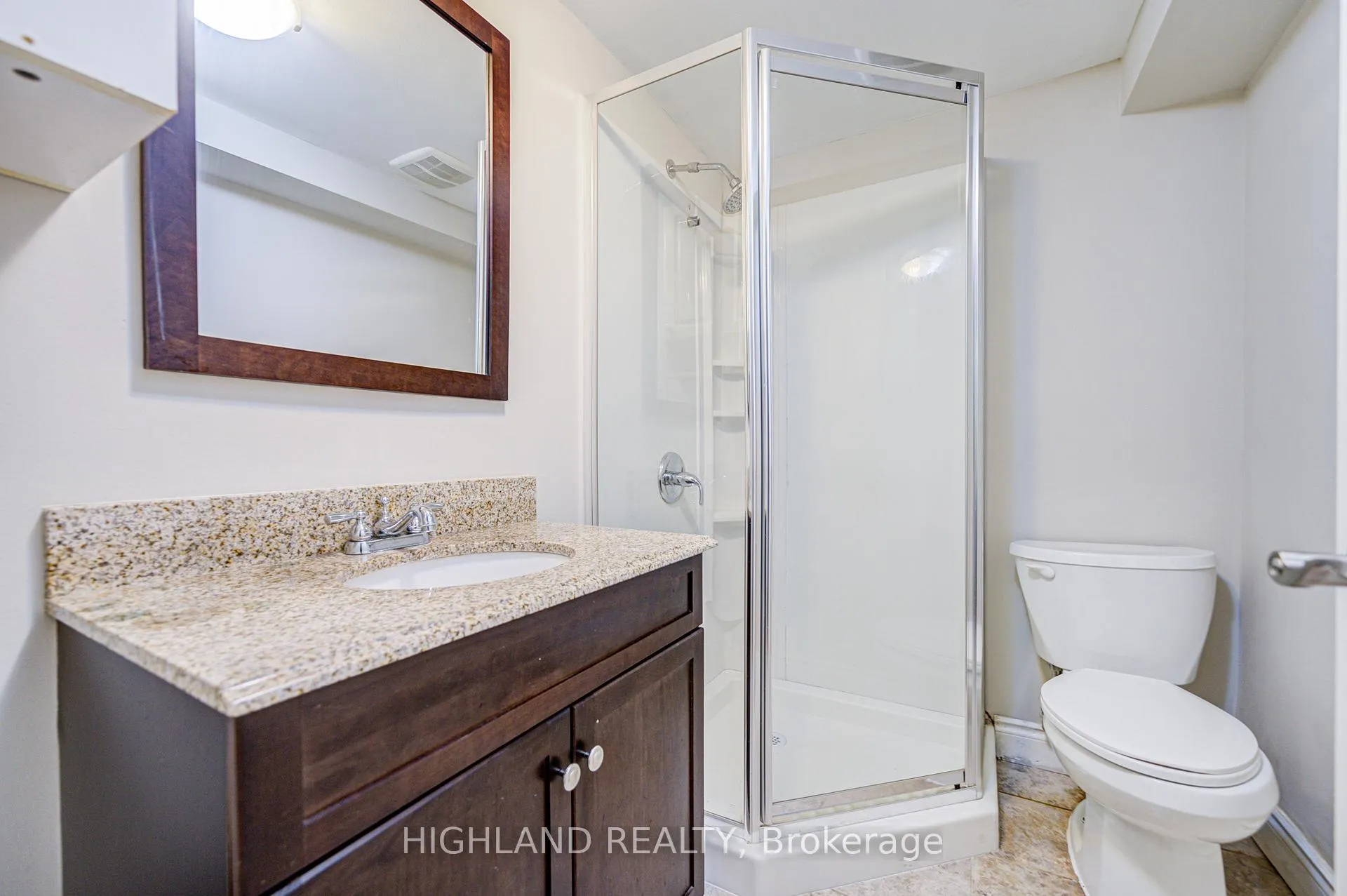 Photo 21 of 38 Esmond Crescent, Etobicoke, Elms-Old Rexdale — HOMEH