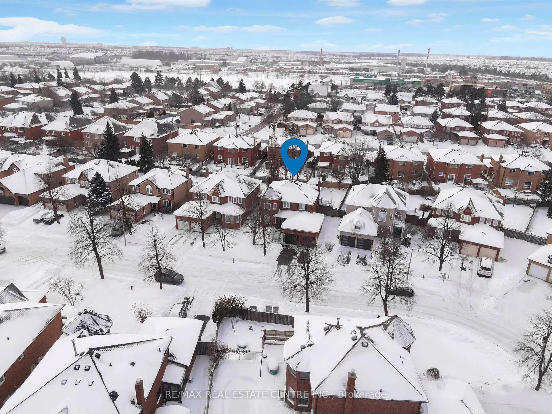 Photo 2 of 38 Sapphire Crescent, Brampton, Heart Lake West — HOMEH