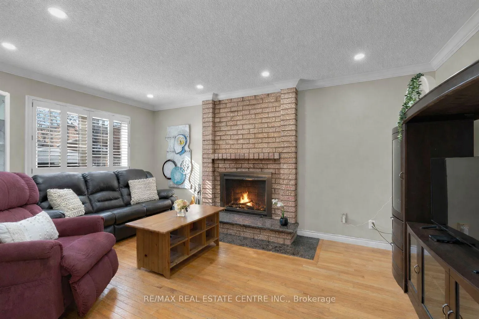 Photo 15 of 38 Sapphire Crescent, Brampton, Heart Lake West — HOMEH