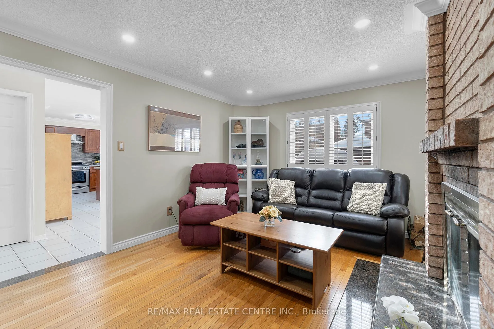 Photo 16 of 38 Sapphire Crescent, Brampton, Heart Lake West — HOMEH