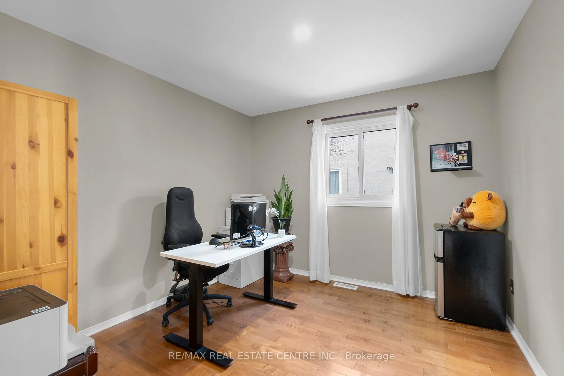 Photo 17 of 38 Sapphire Crescent, Brampton, Heart Lake West — HOMEH