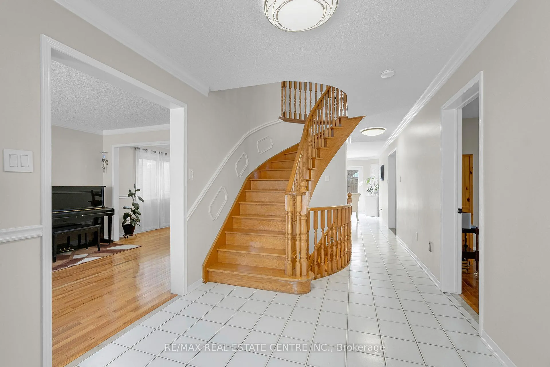 Photo 20 of 38 Sapphire Crescent, Brampton, Heart Lake West — HOMEH