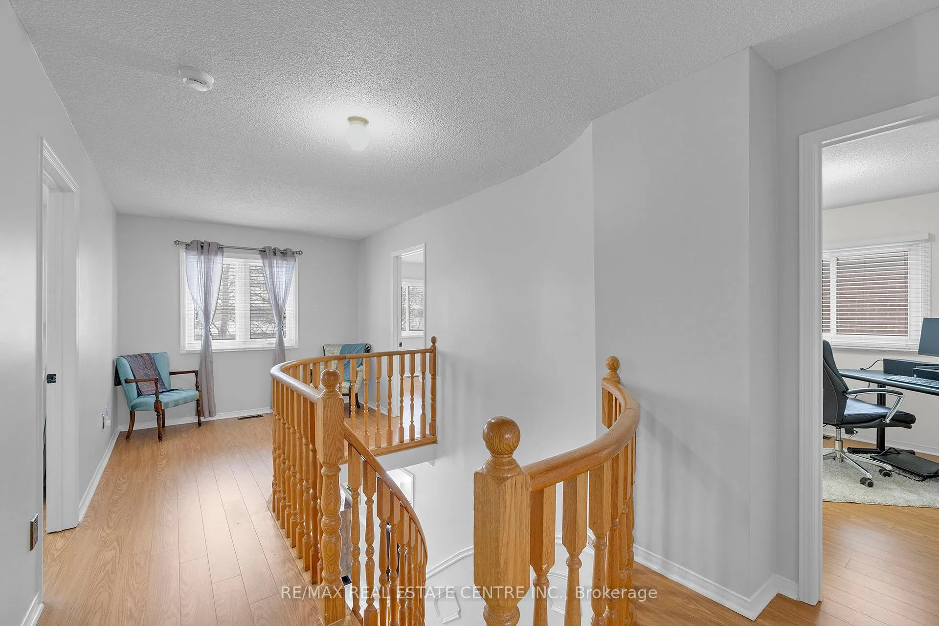 Photo 21 of 38 Sapphire Crescent, Brampton, Heart Lake West — HOMEH