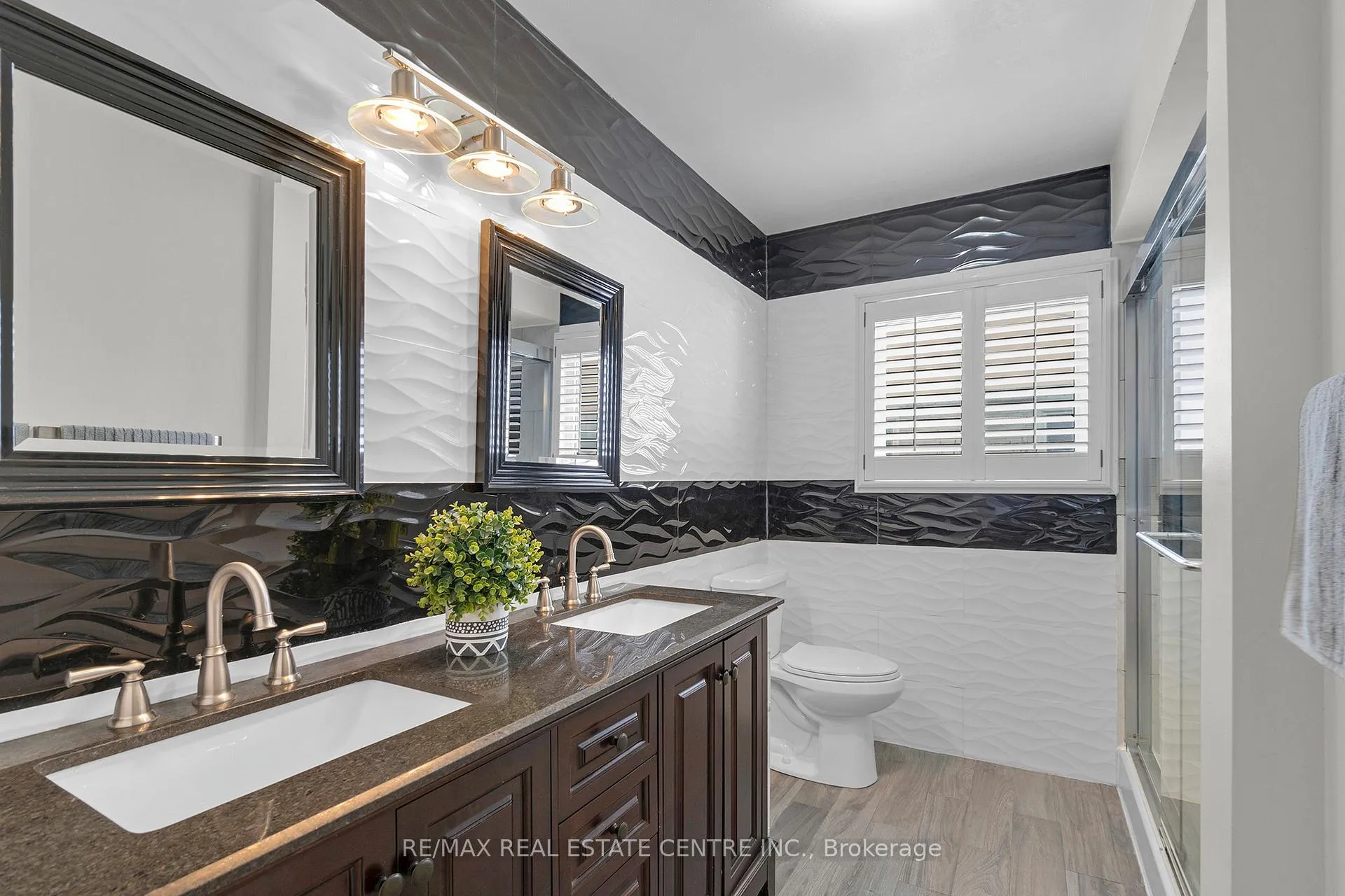 Photo 31 of 38 Sapphire Crescent, Brampton, Heart Lake West — HOMEH