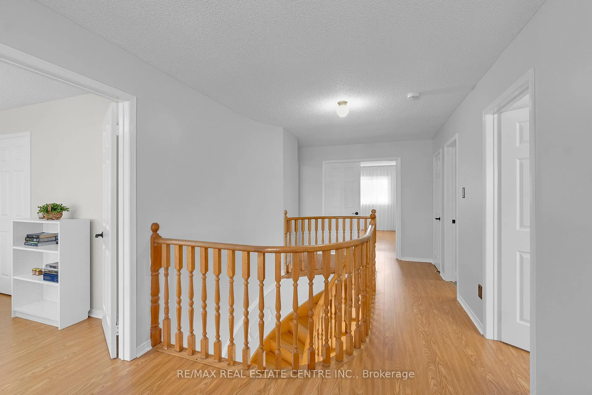Photo 32 of 38 Sapphire Crescent, Brampton, Heart Lake West — HOMEH
