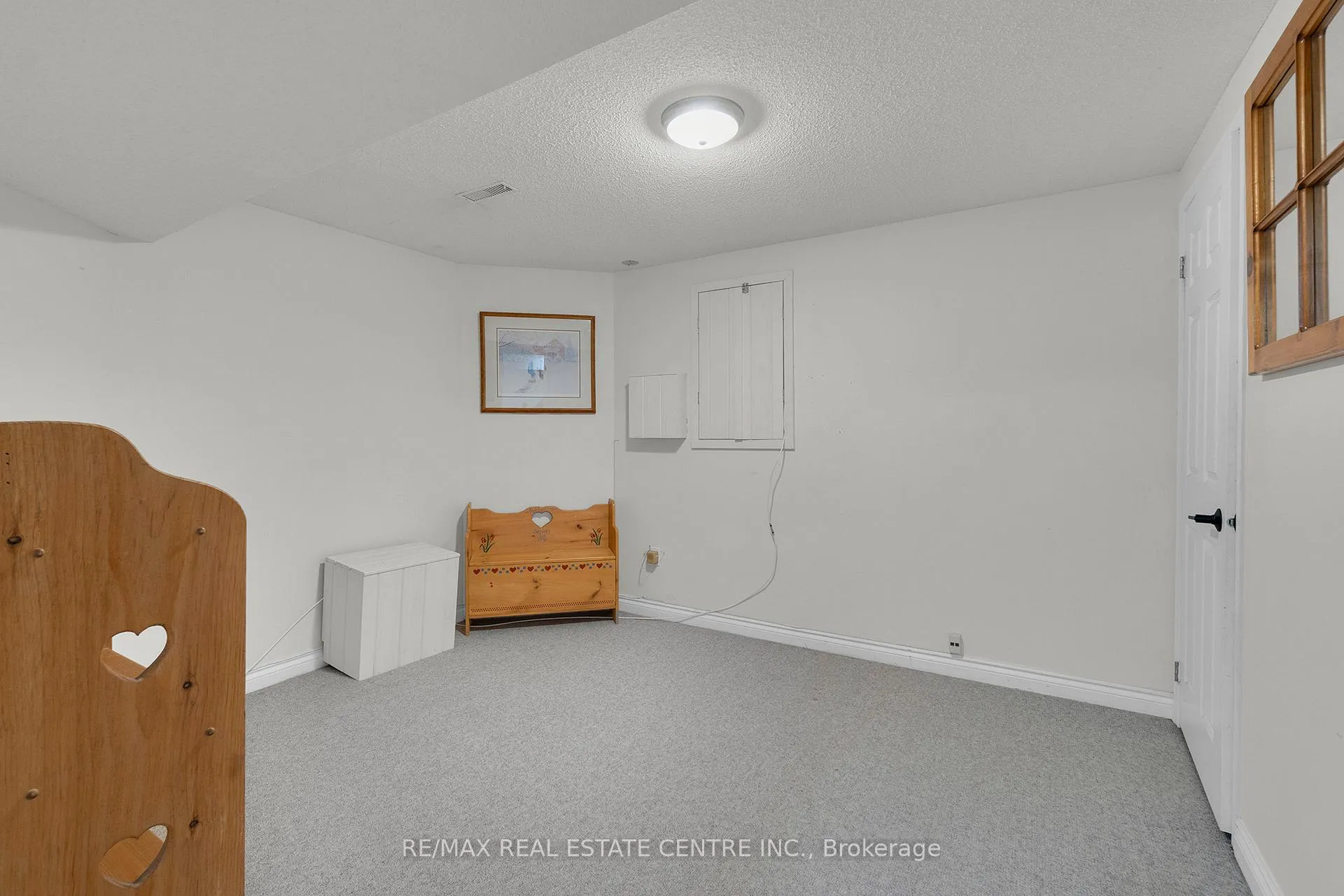 Photo 37 of 38 Sapphire Crescent, Brampton, Heart Lake West — HOMEH