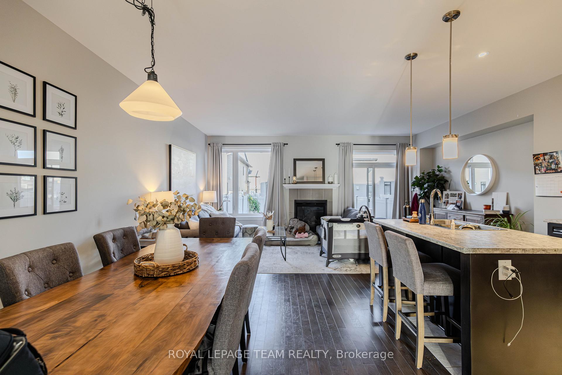 Photo 10 of 546 Triangle Street, Ottawa, Kanata - Emerald Meadows/Trailwest — HOMEH
