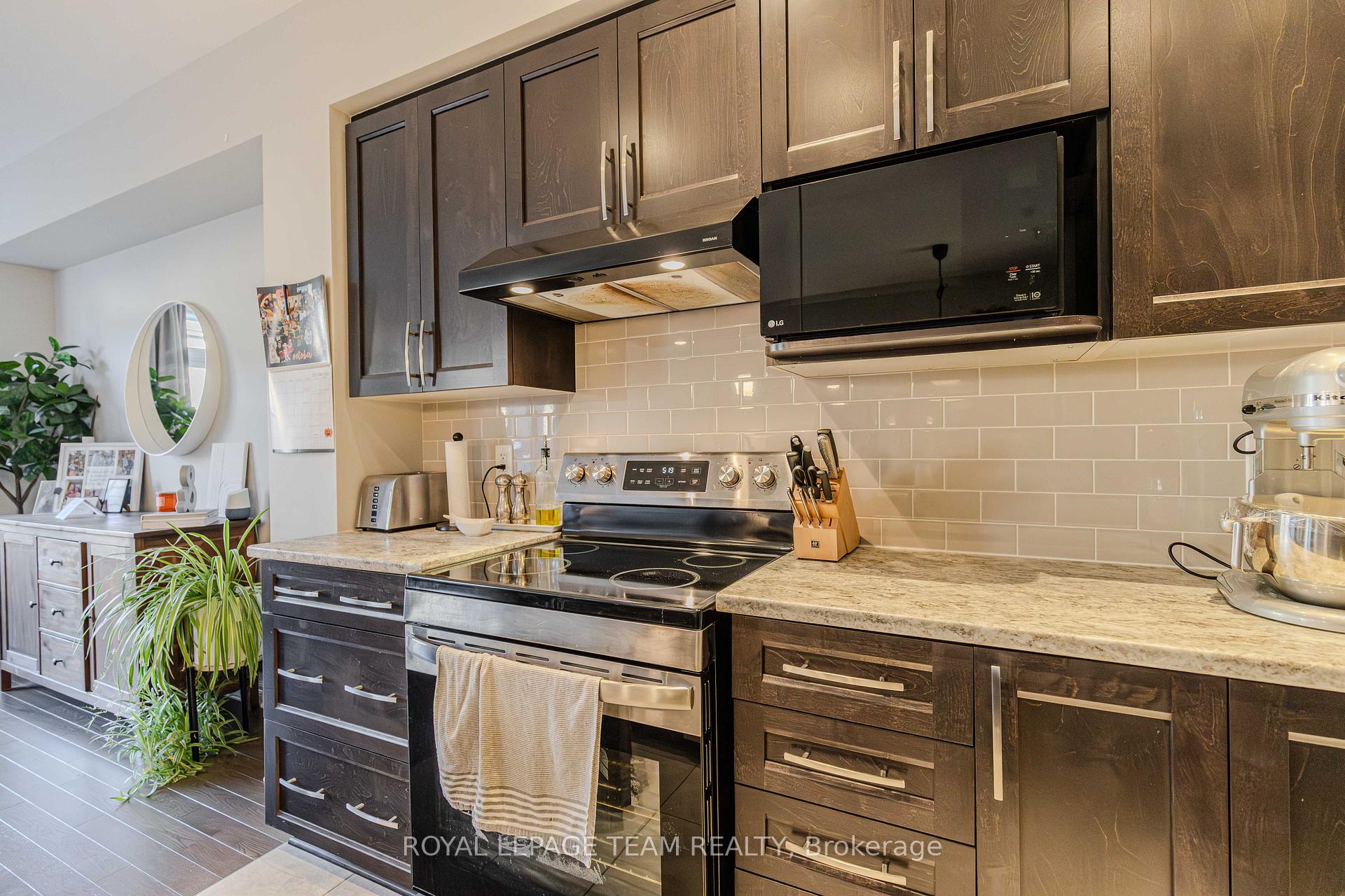 Photo 17 of 546 Triangle Street, Ottawa, Kanata - Emerald Meadows/Trailwest — HOMEH