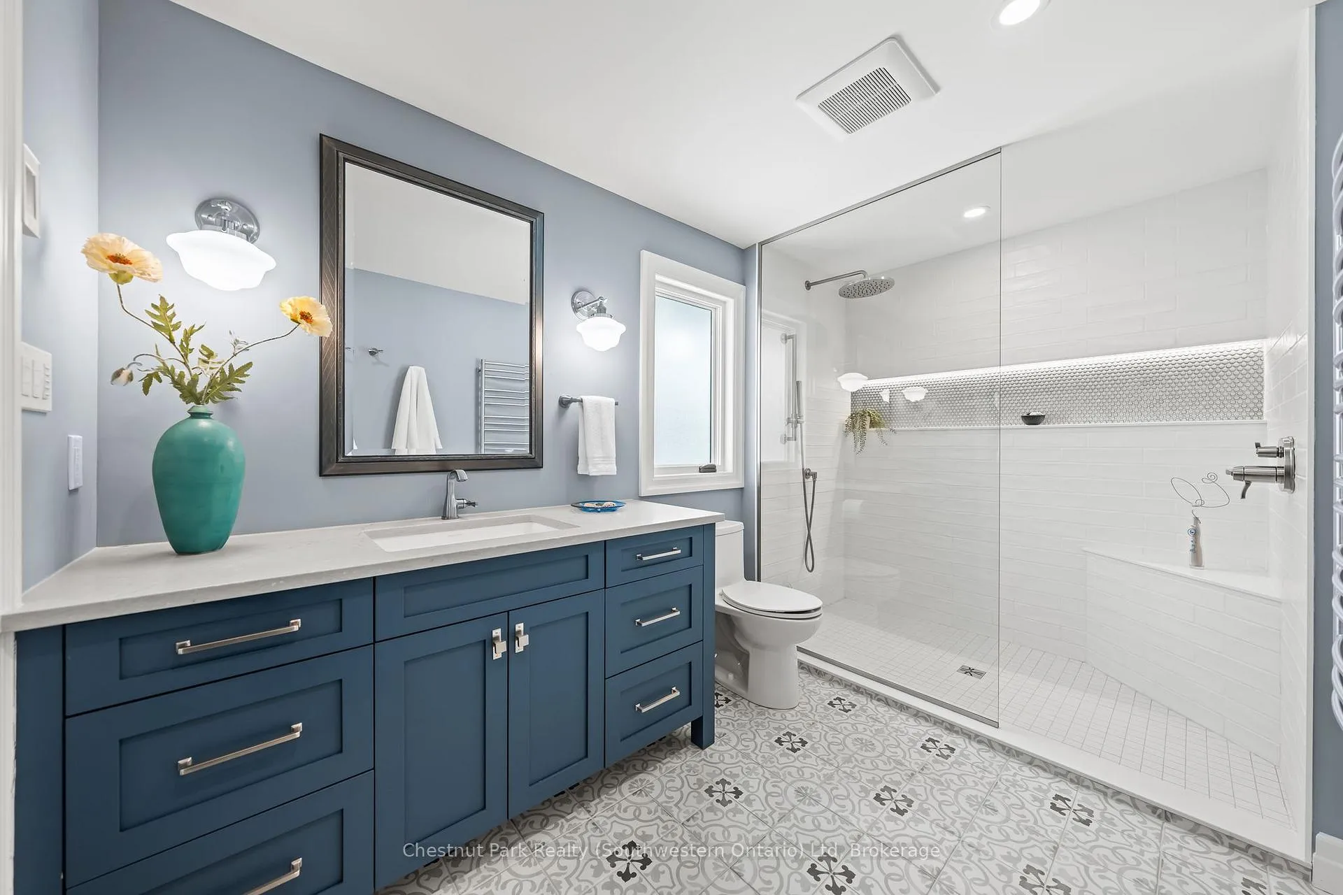 Photo 4 of 20 Latenda Place, Guelph, Kortright East — HOMEH