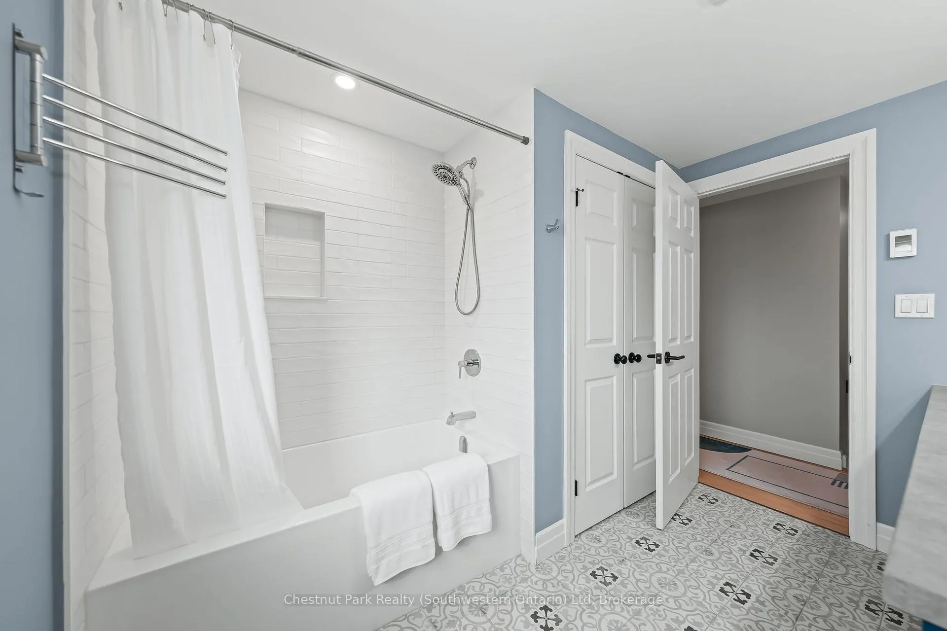 Photo 24 of 20 Latenda Place, Guelph, Kortright East — HOMEH