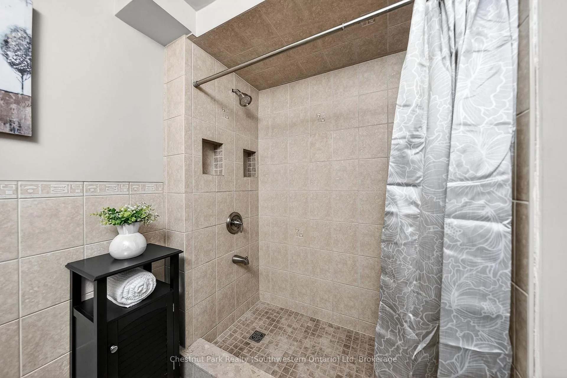 Photo 37 of 20 Latenda Place, Guelph, Kortright East — HOMEH