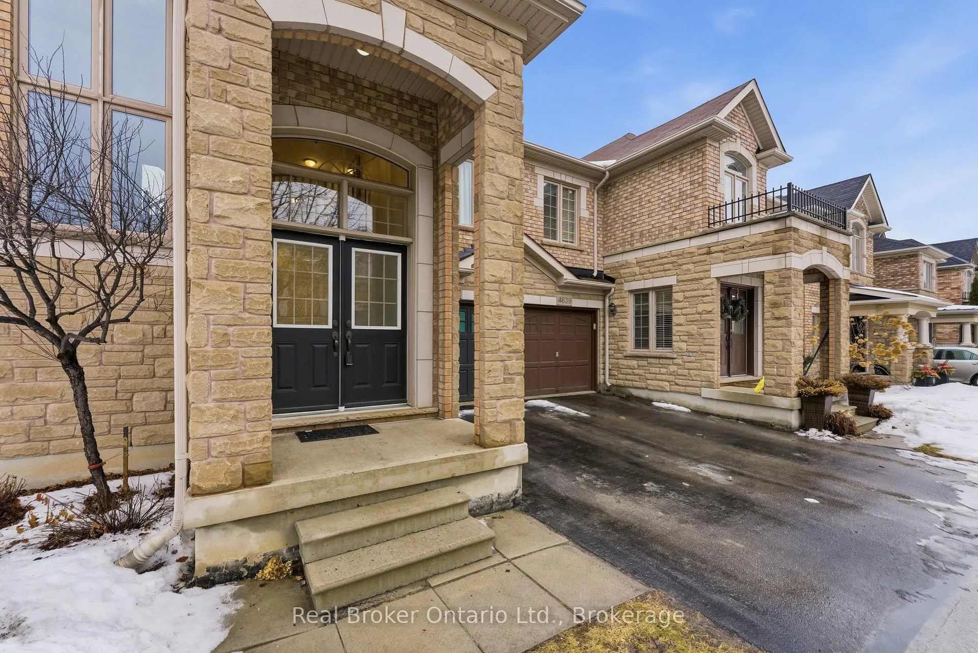 Photo 2 of 4637 Ashlar Crescent, Burlington, Alton — HOMEH