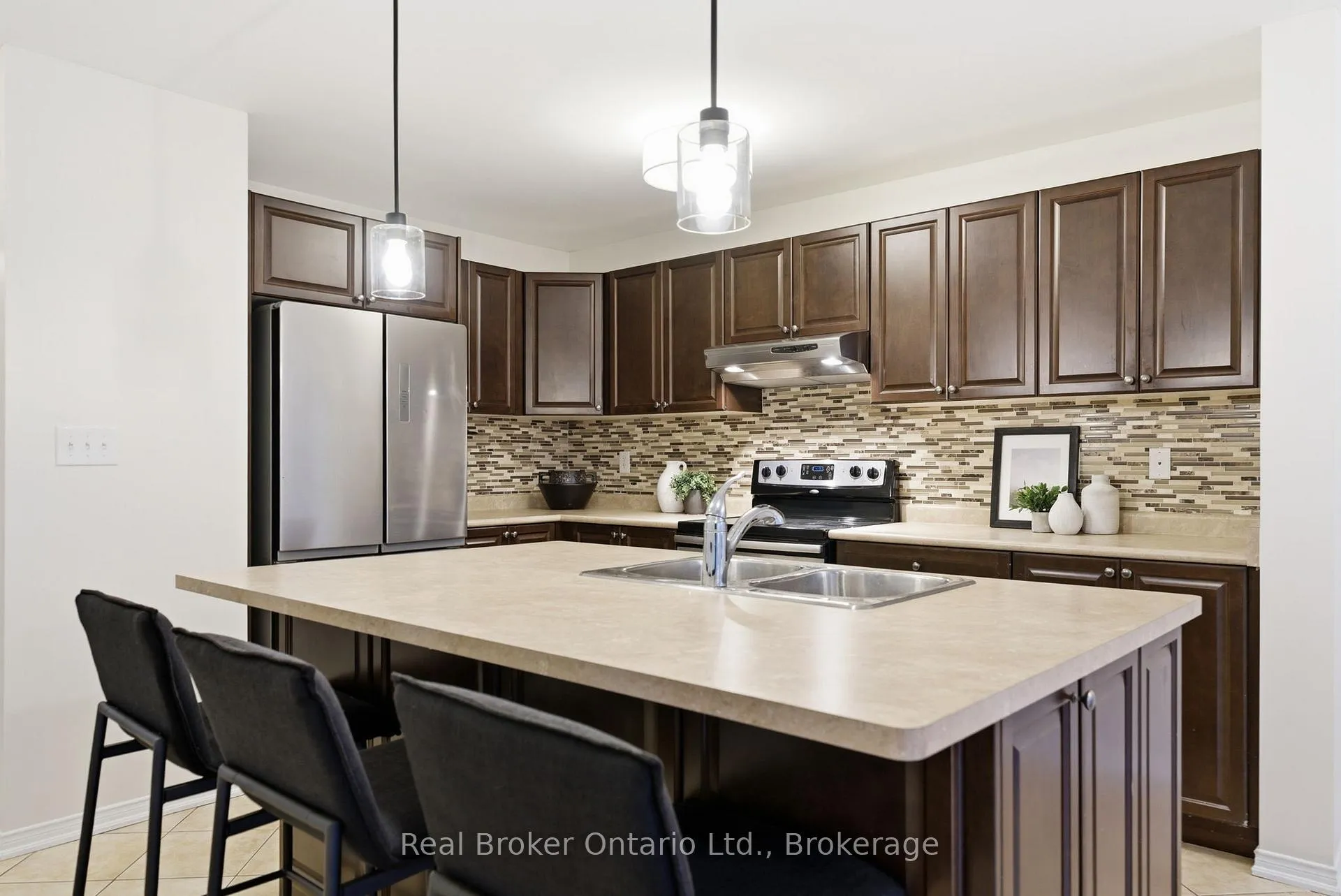 Photo 8 of 4637 Ashlar Crescent, Burlington, Alton — HOMEH