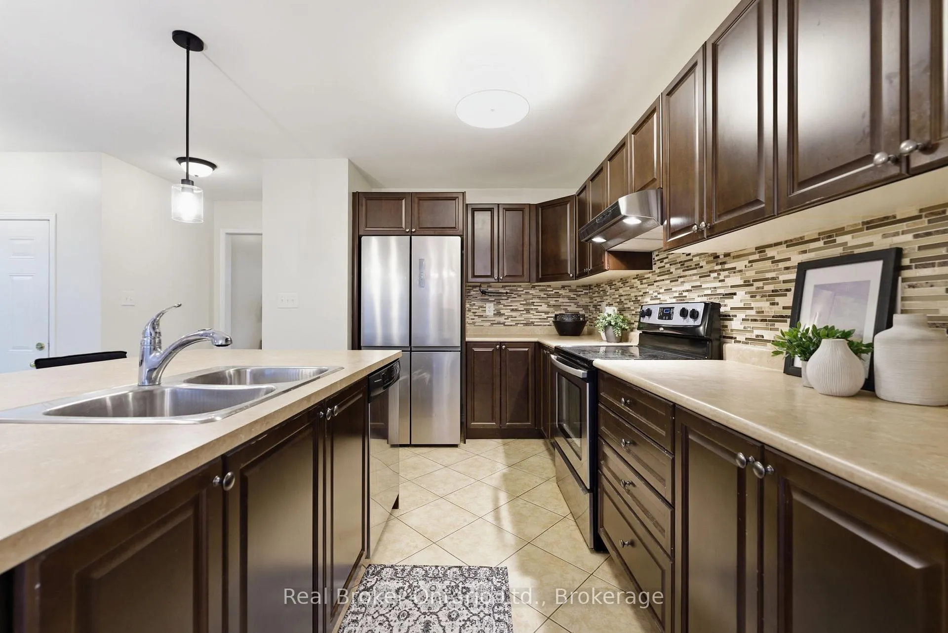 Photo 9 of 4637 Ashlar Crescent, Burlington, Alton — HOMEH