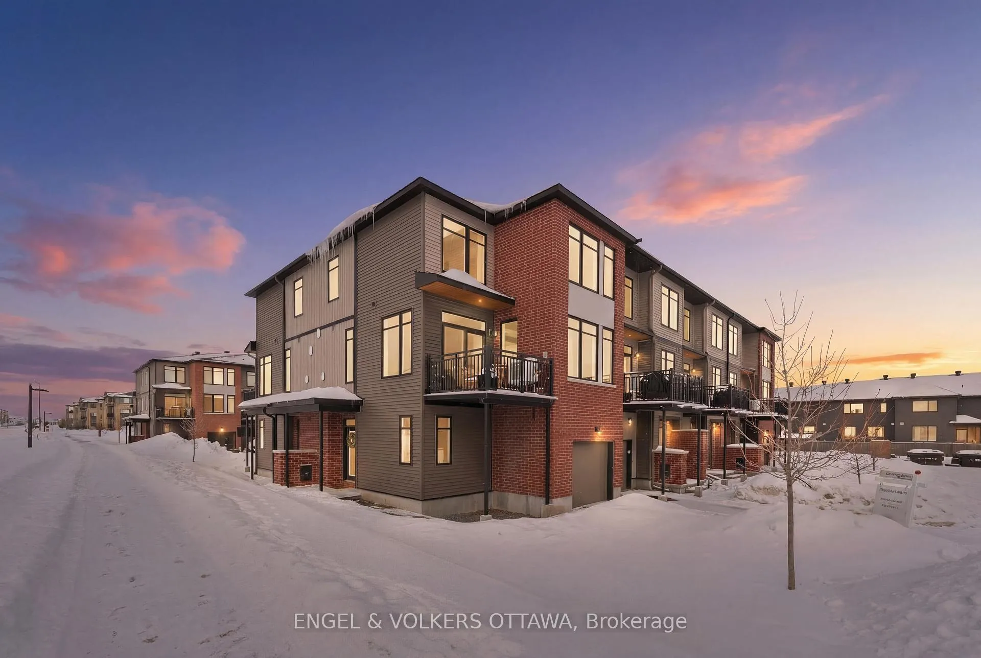 Photo 2 of 138 Visor Private, Ottawa, Kanata - Emerald Meadows/Trailwest — HOMEH